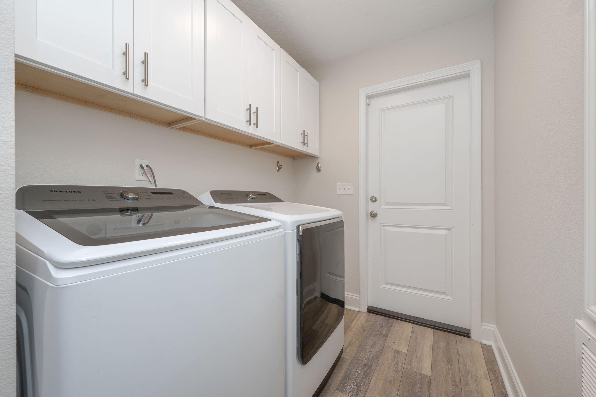 CRESCENT SHORES - Residential