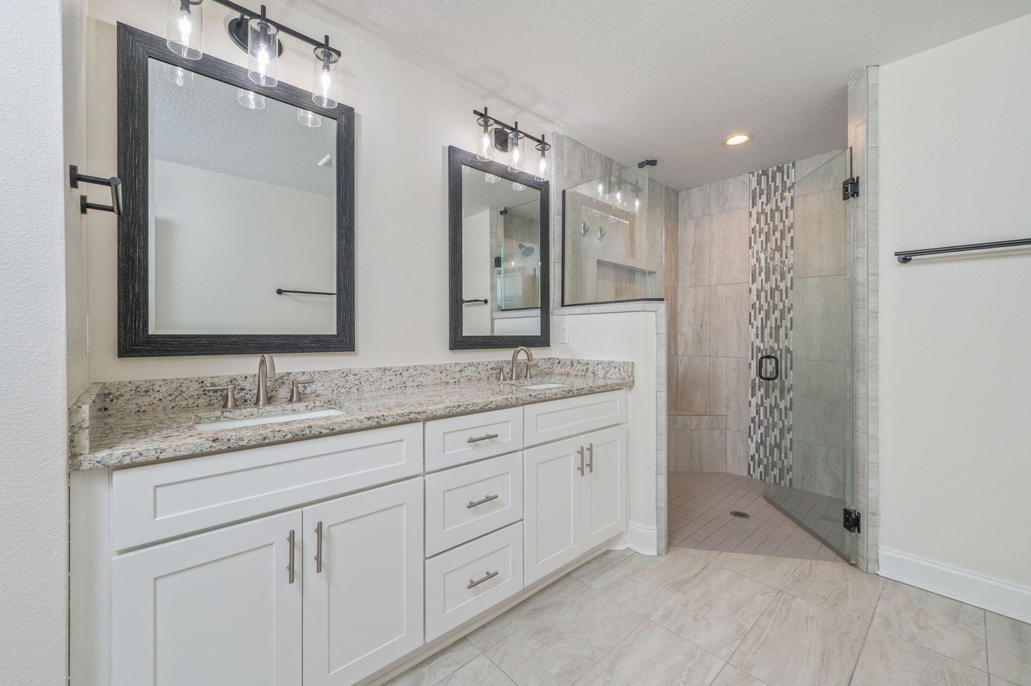 CRESCENT SHORES - Residential