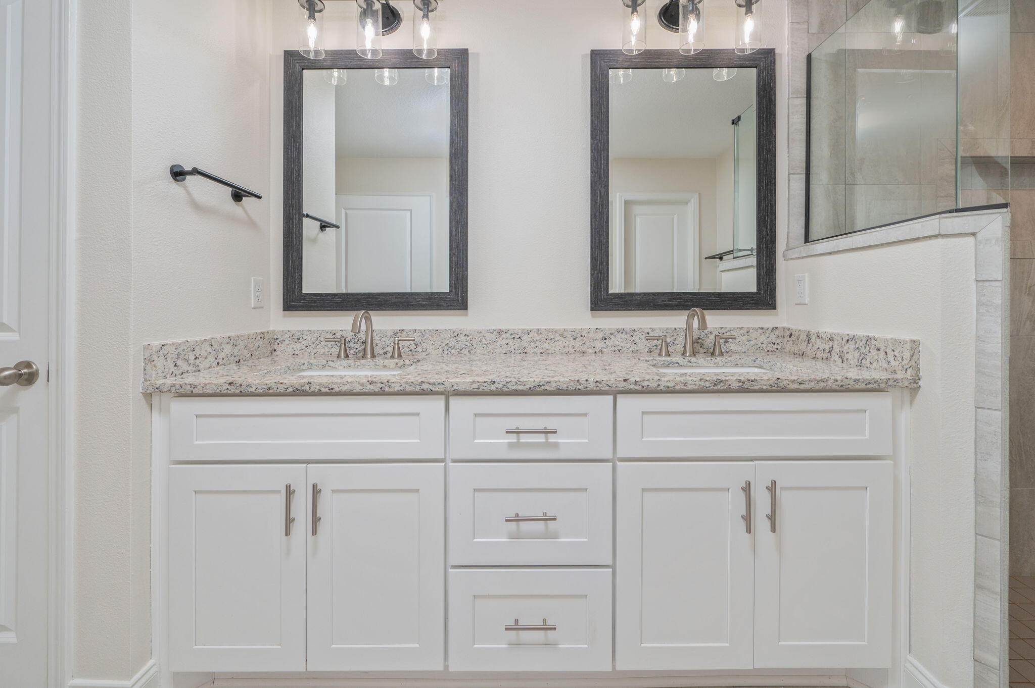 CRESCENT SHORES - Residential