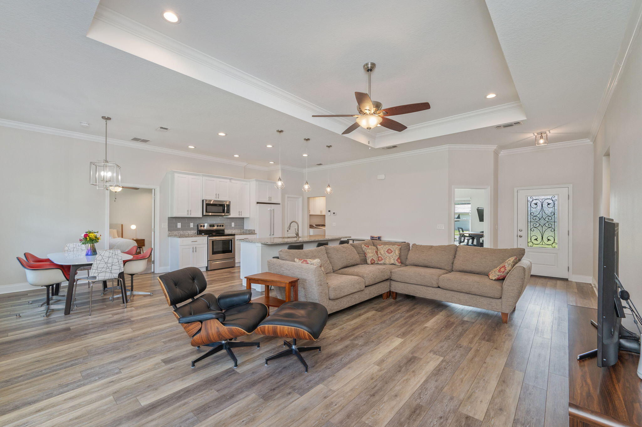 CRESCENT SHORES - Residential