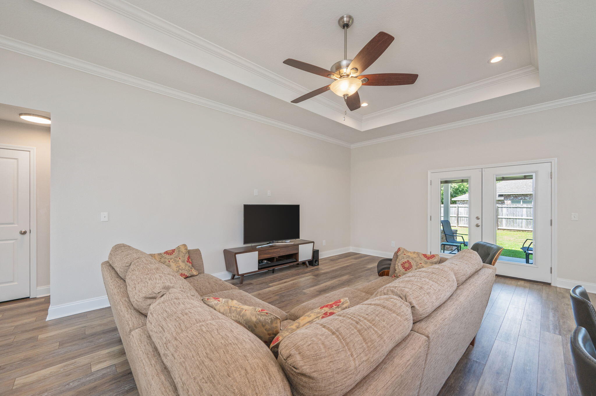 CRESCENT SHORES - Residential