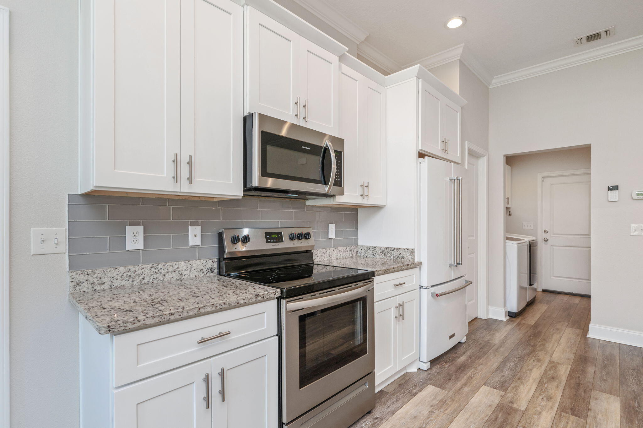 CRESCENT SHORES - Residential