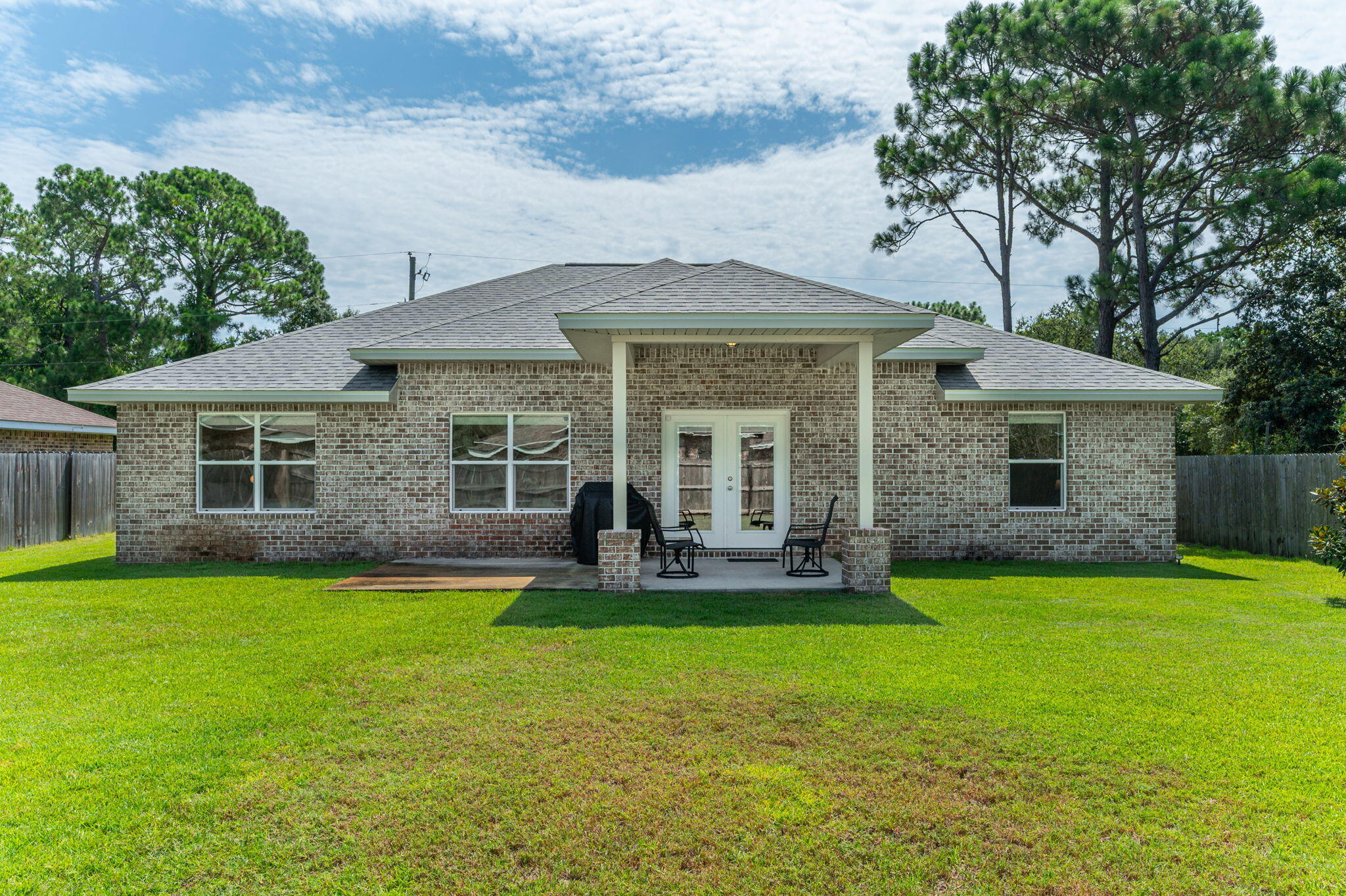 CRESCENT SHORES - Residential