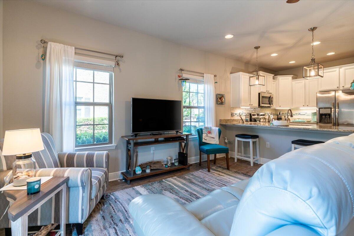 RESERVE POINTE - Residential