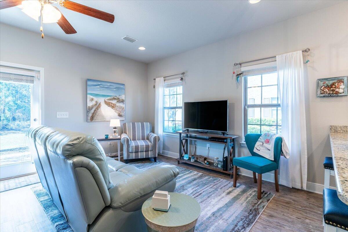 RESERVE POINTE - Residential