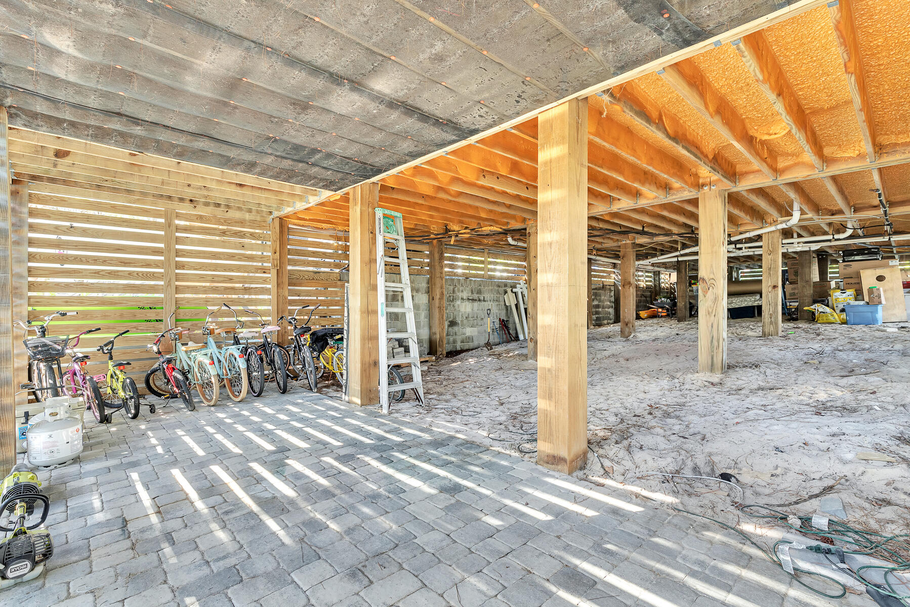 LAKESIDE AT BLUE MOUNTAIN BEACH - Residential