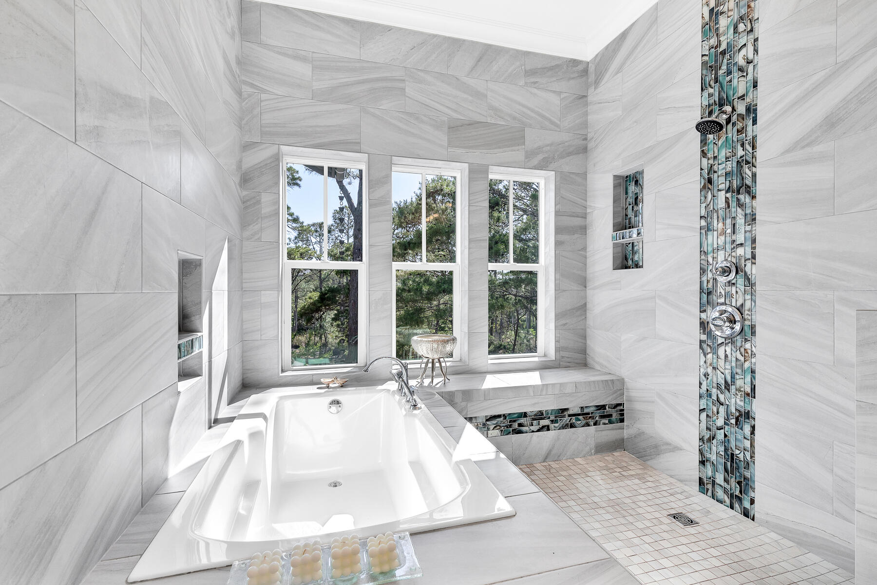 LAKESIDE AT BLUE MOUNTAIN BEACH - Residential