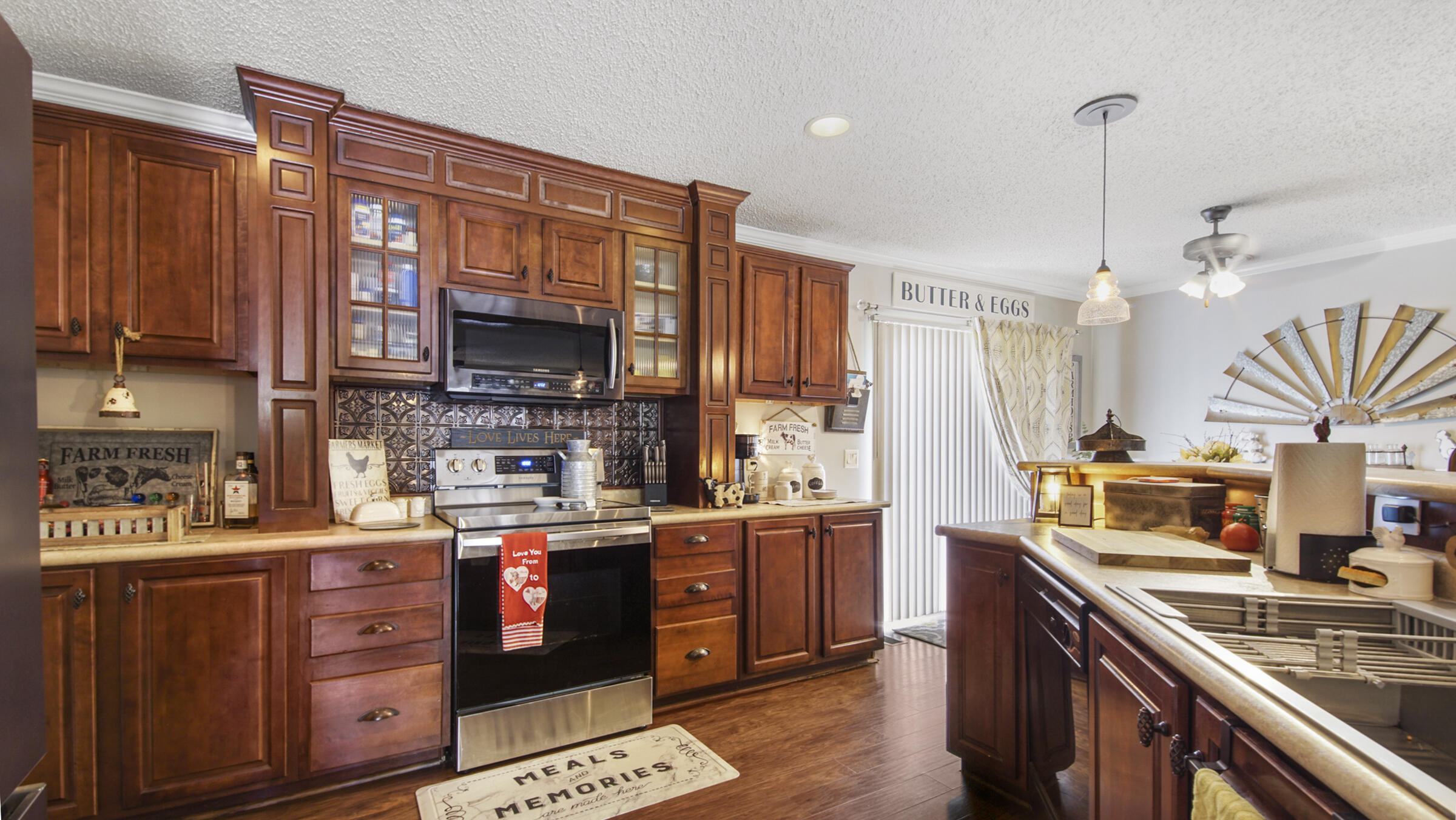 OAKWOOD LAKES ESTATES - Residential