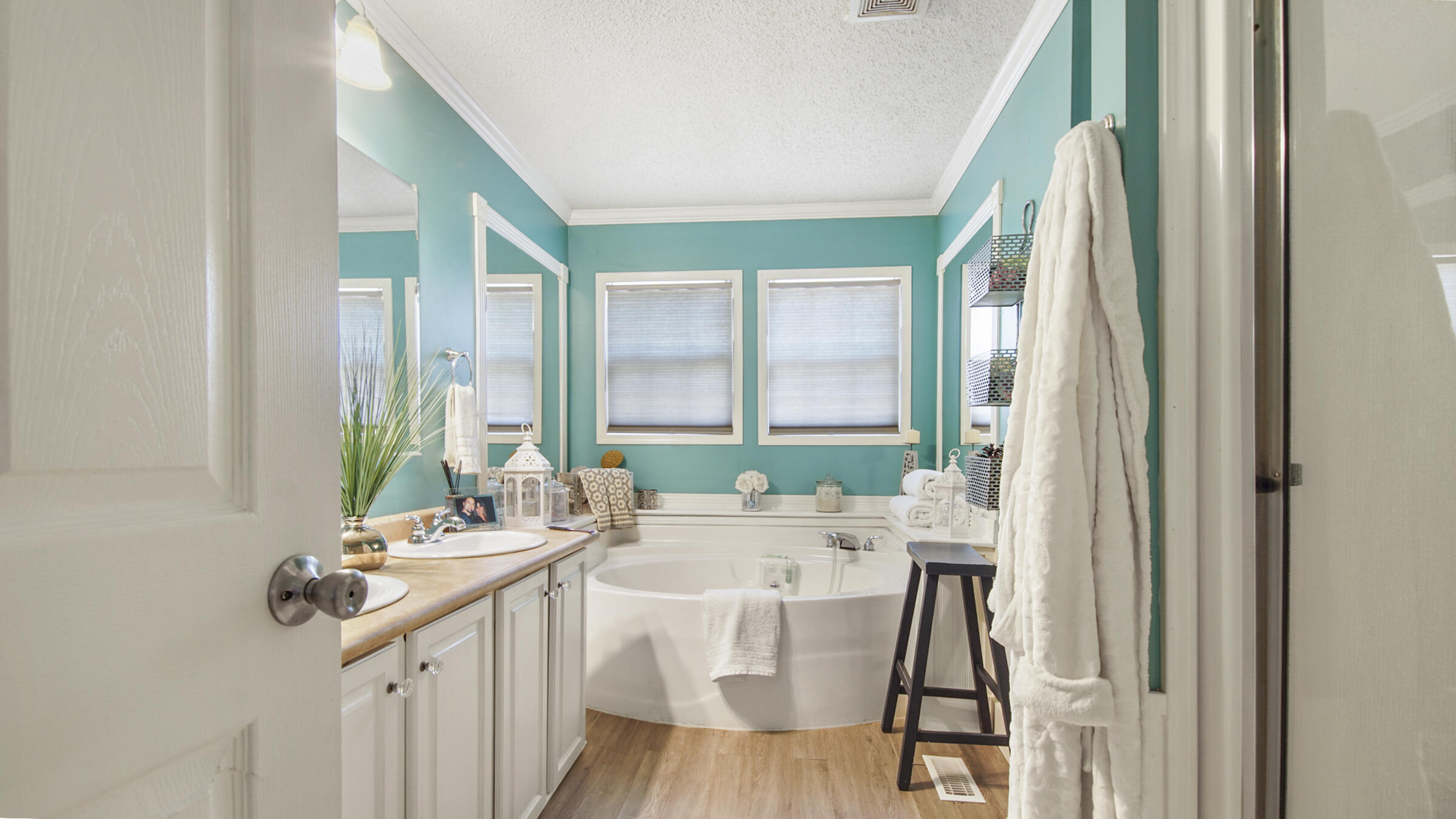 OAKWOOD LAKES ESTATES - Residential