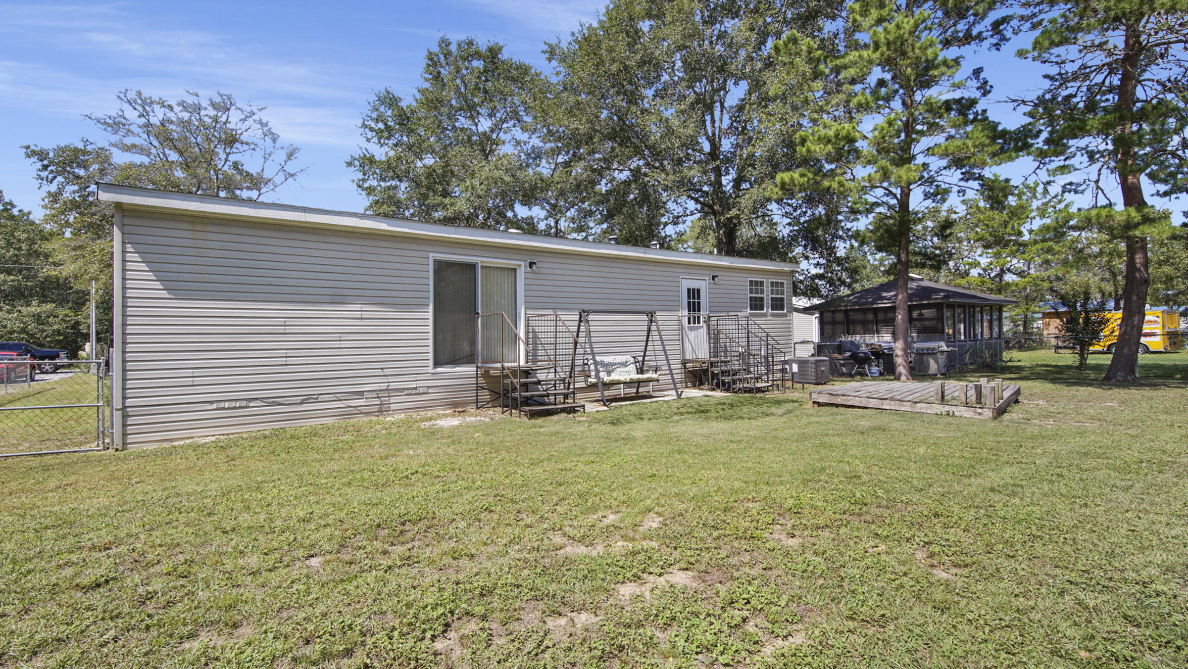 OAKWOOD LAKES ESTATES - Residential