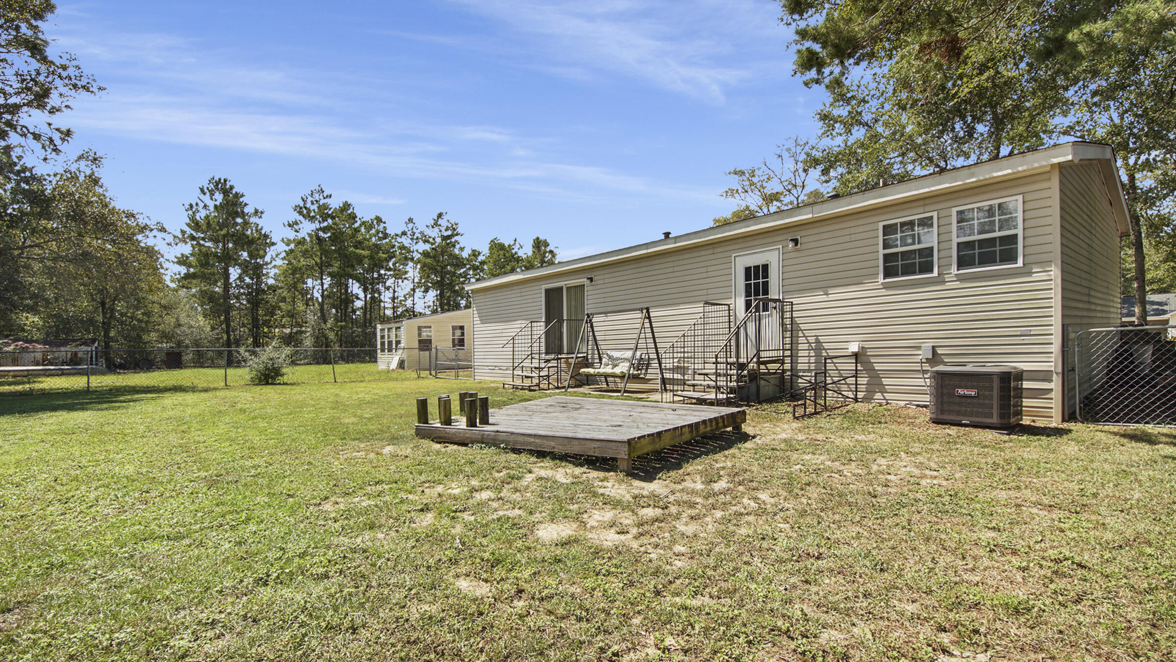 OAKWOOD LAKES ESTATES - Residential