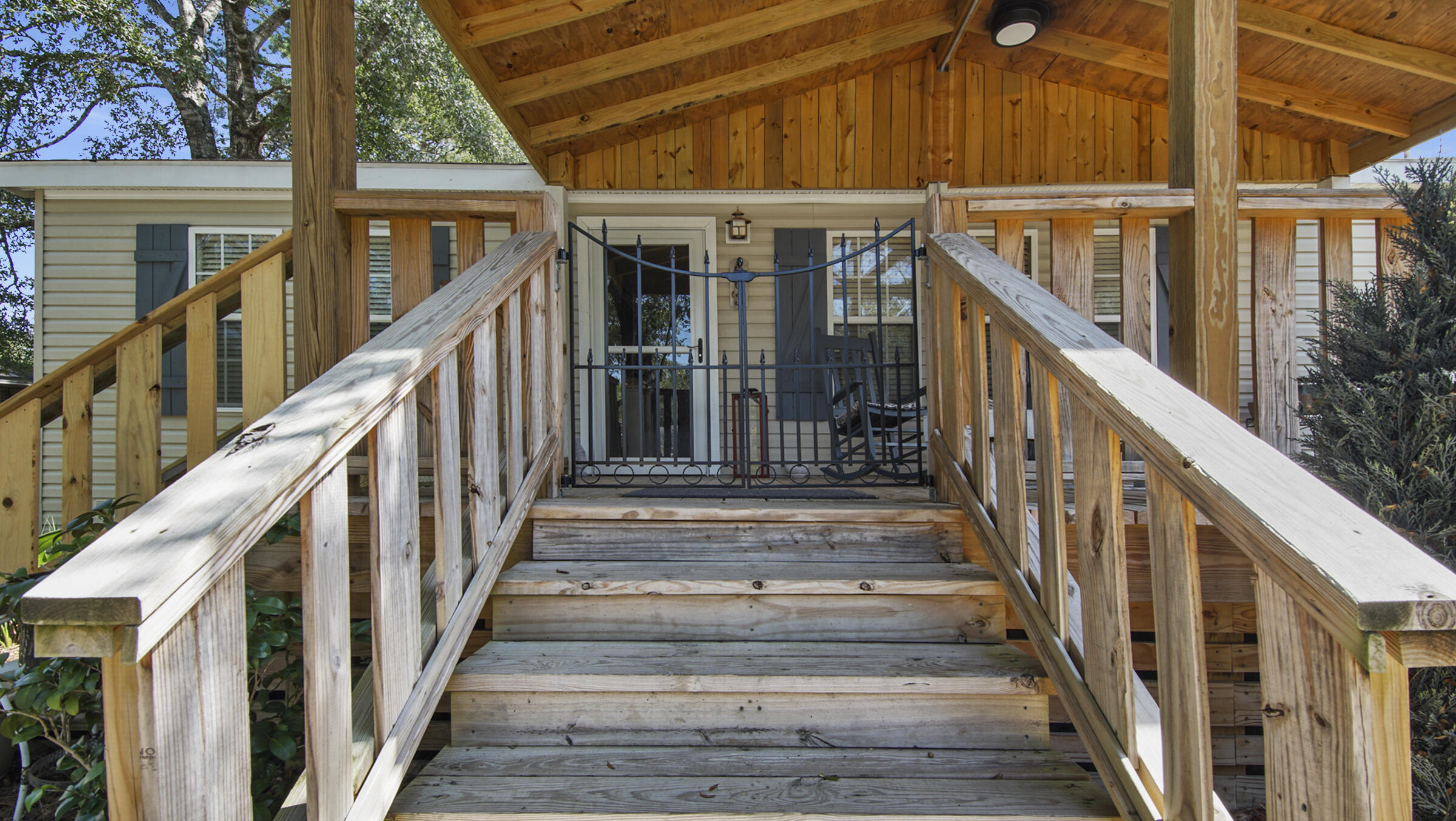 OAKWOOD LAKES ESTATES - Residential