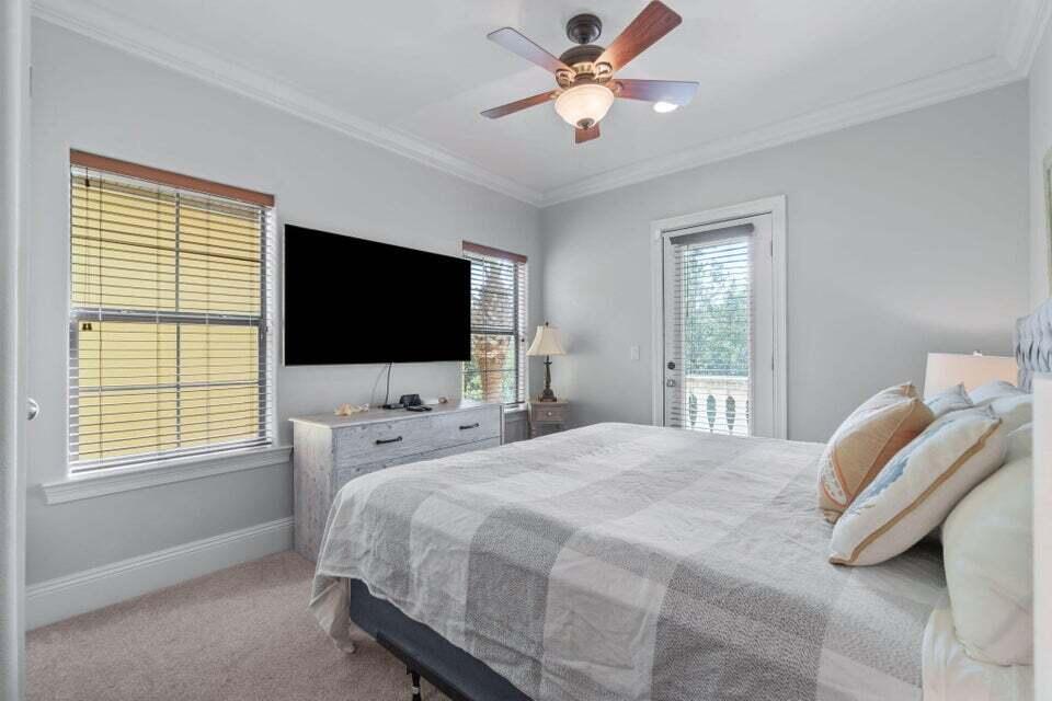 VILLA LAGO - Residential Lease