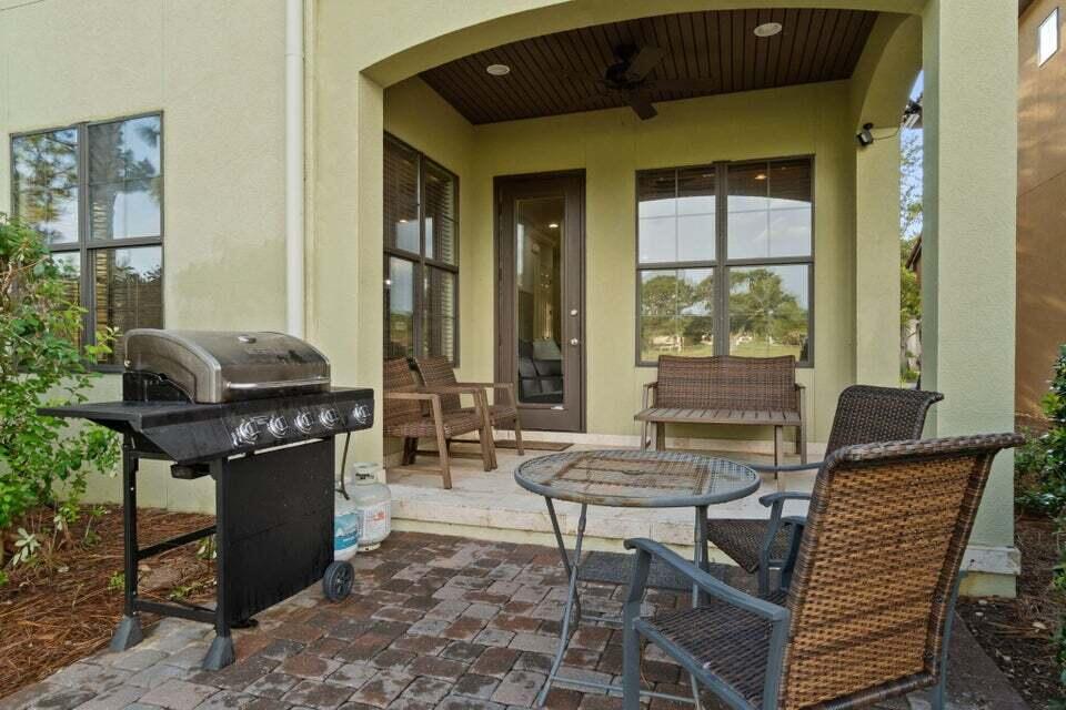 VILLA LAGO - Residential Lease