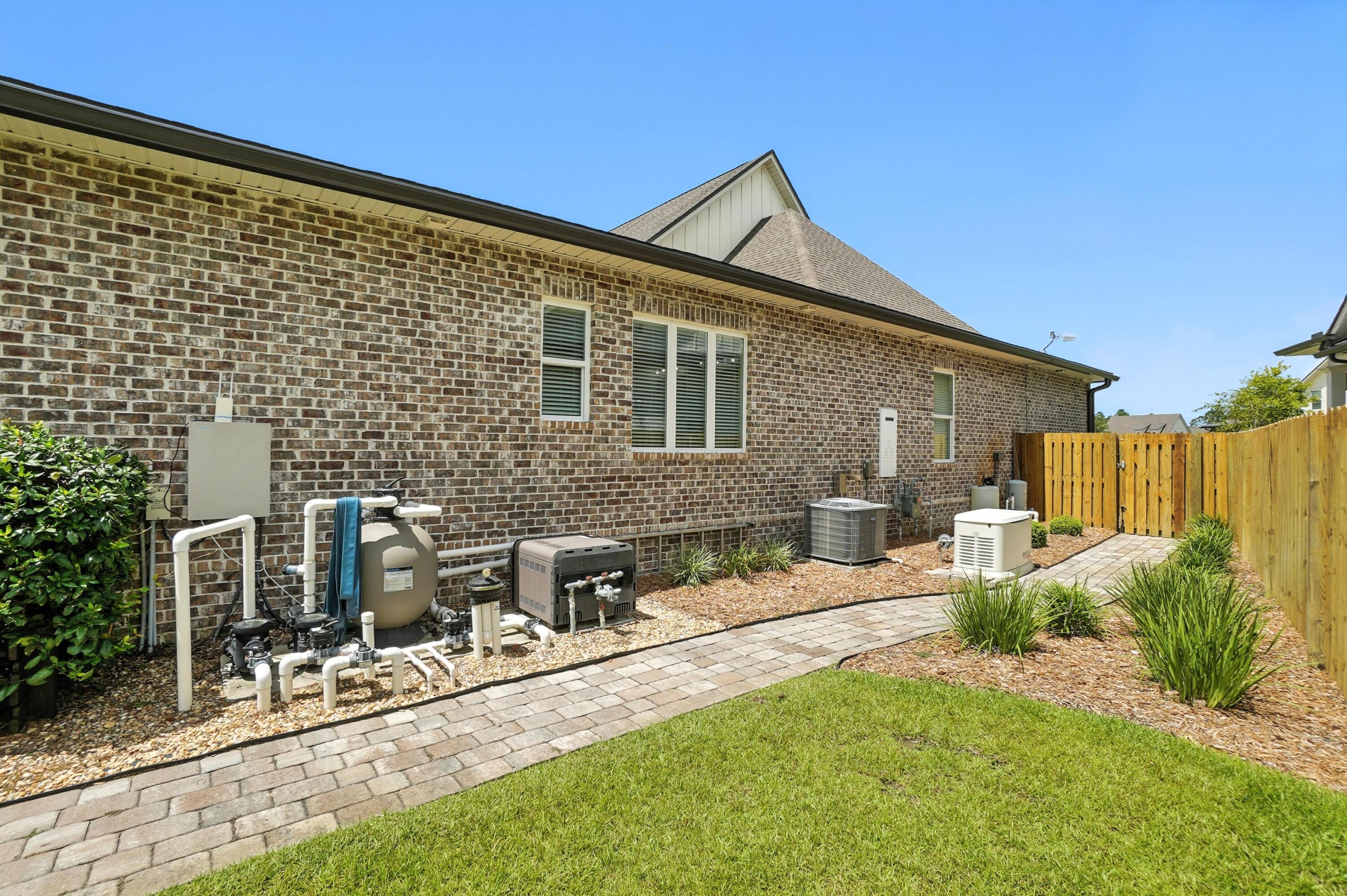 HAMMOCK BAY - Residential