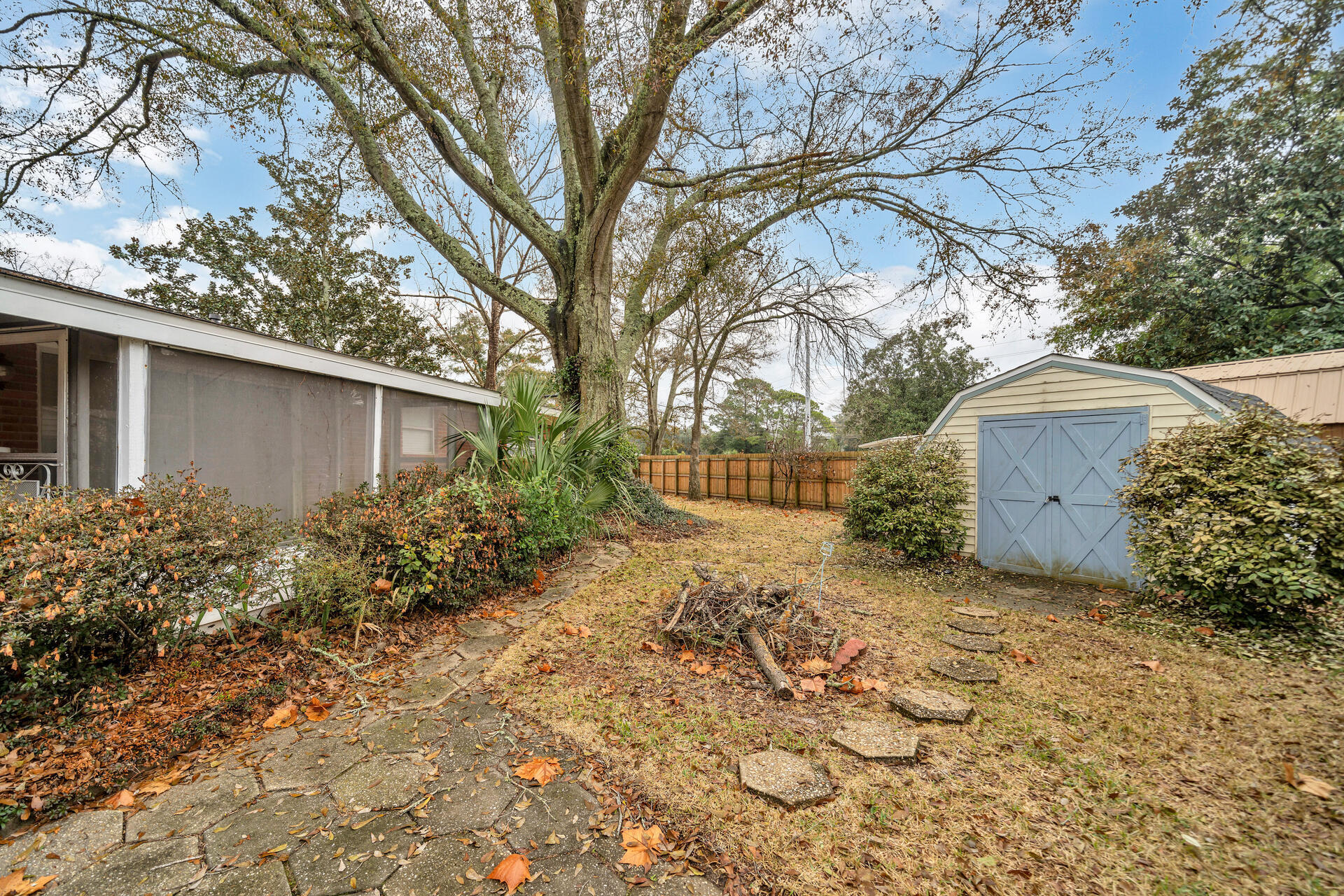 Oakland Heights Lot 19 BLK5 - Residential