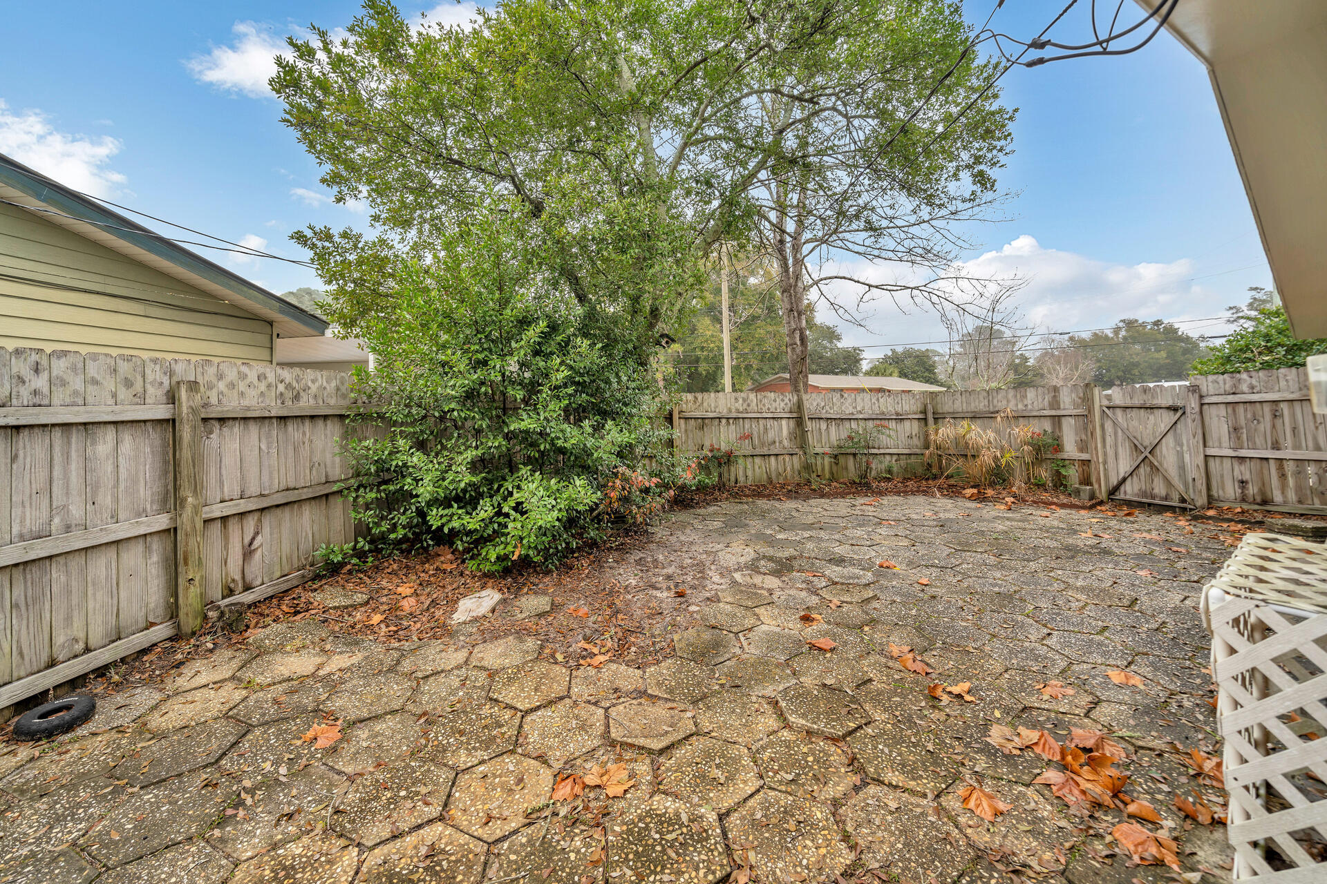 Oakland Heights Lot 19 BLK5 - Residential