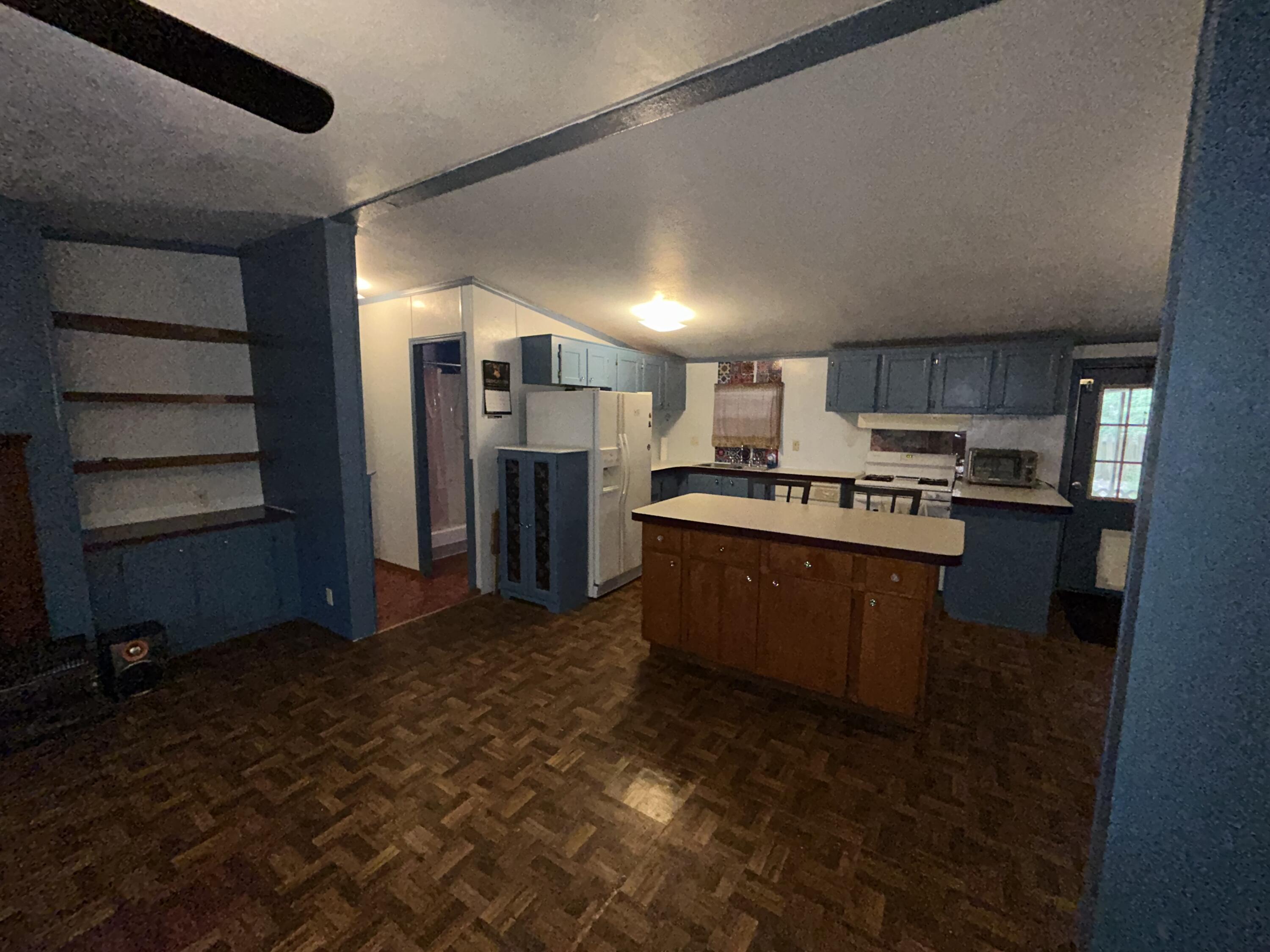 METES & BOUNDS - Residential Lease