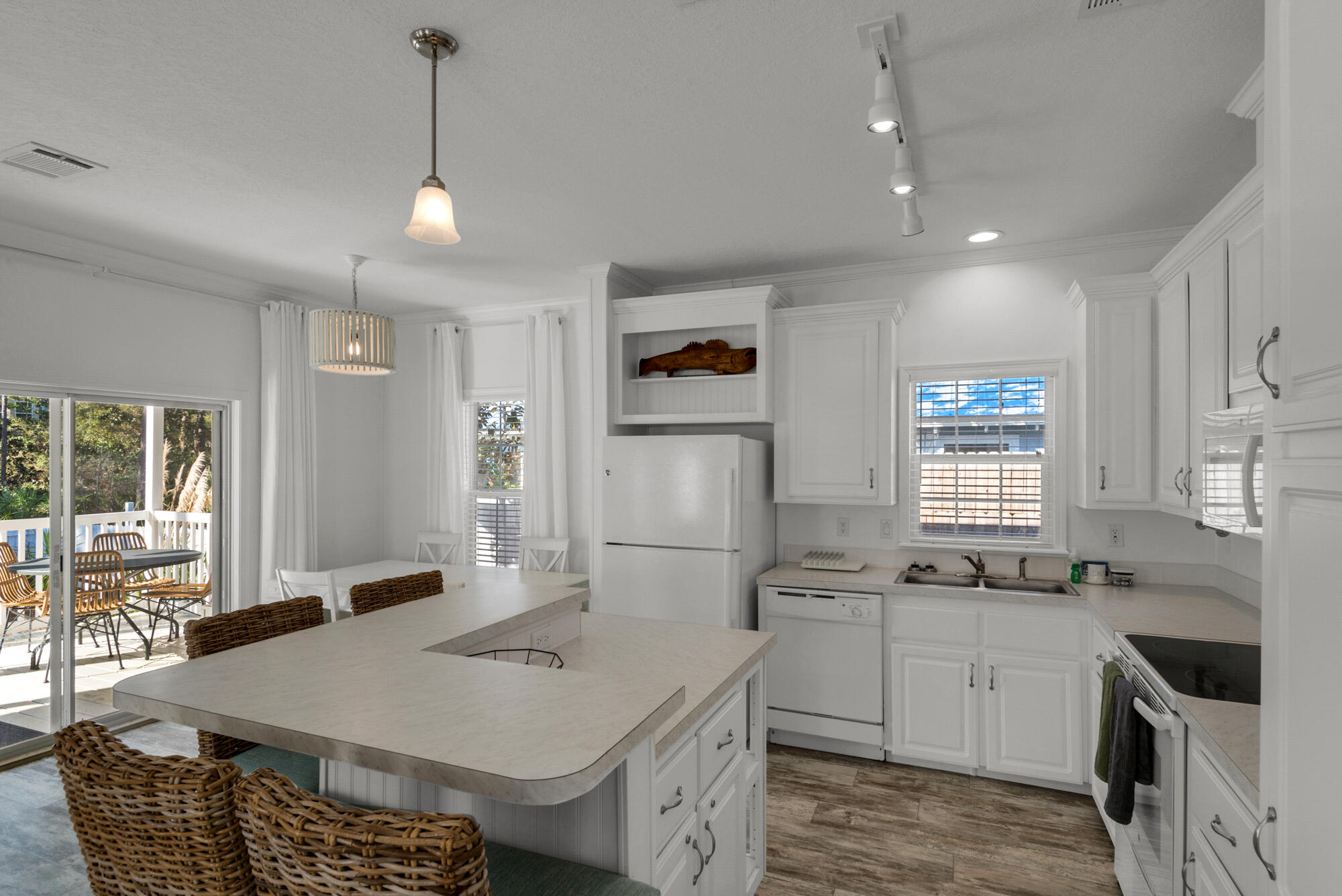 GULF SHORE MANOR - Residential