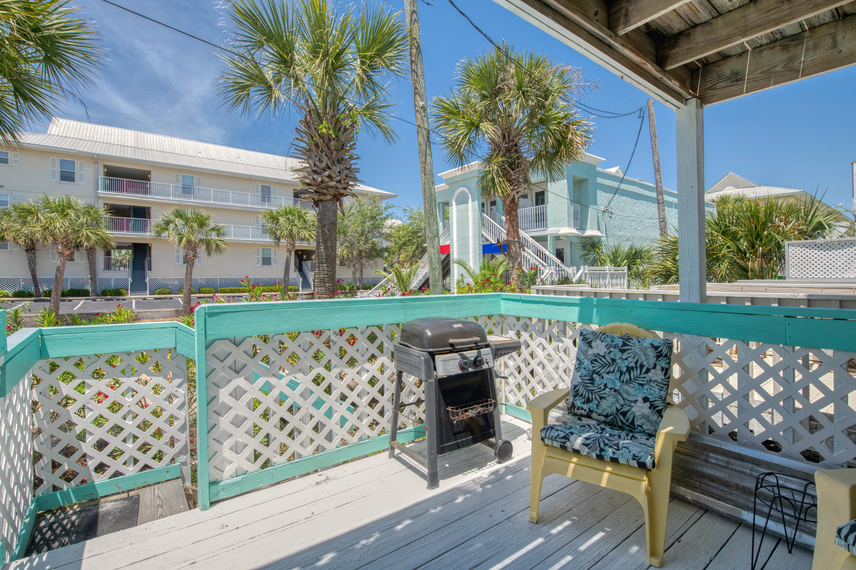 WHISPERING SANDS TOWNHOUSES - Residential