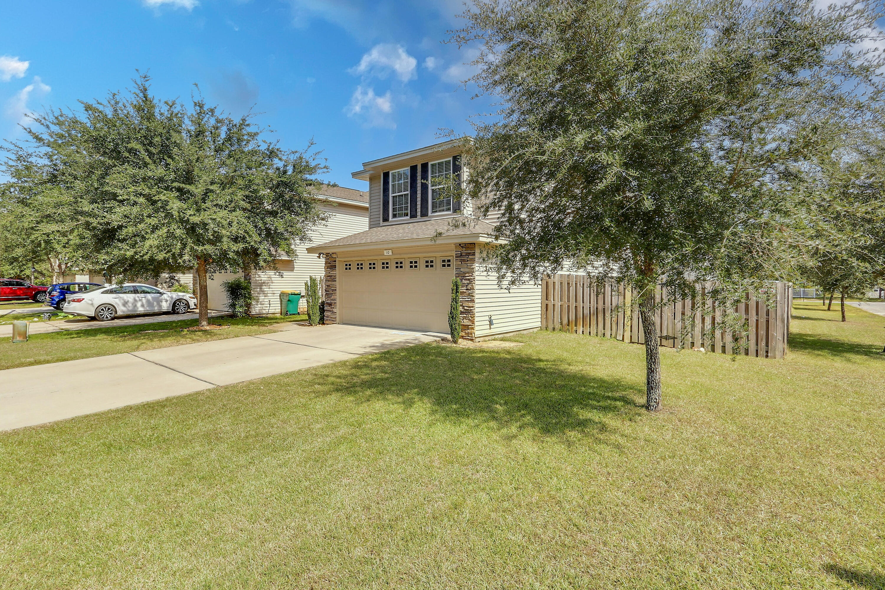 SUMMERWOOD - Residential