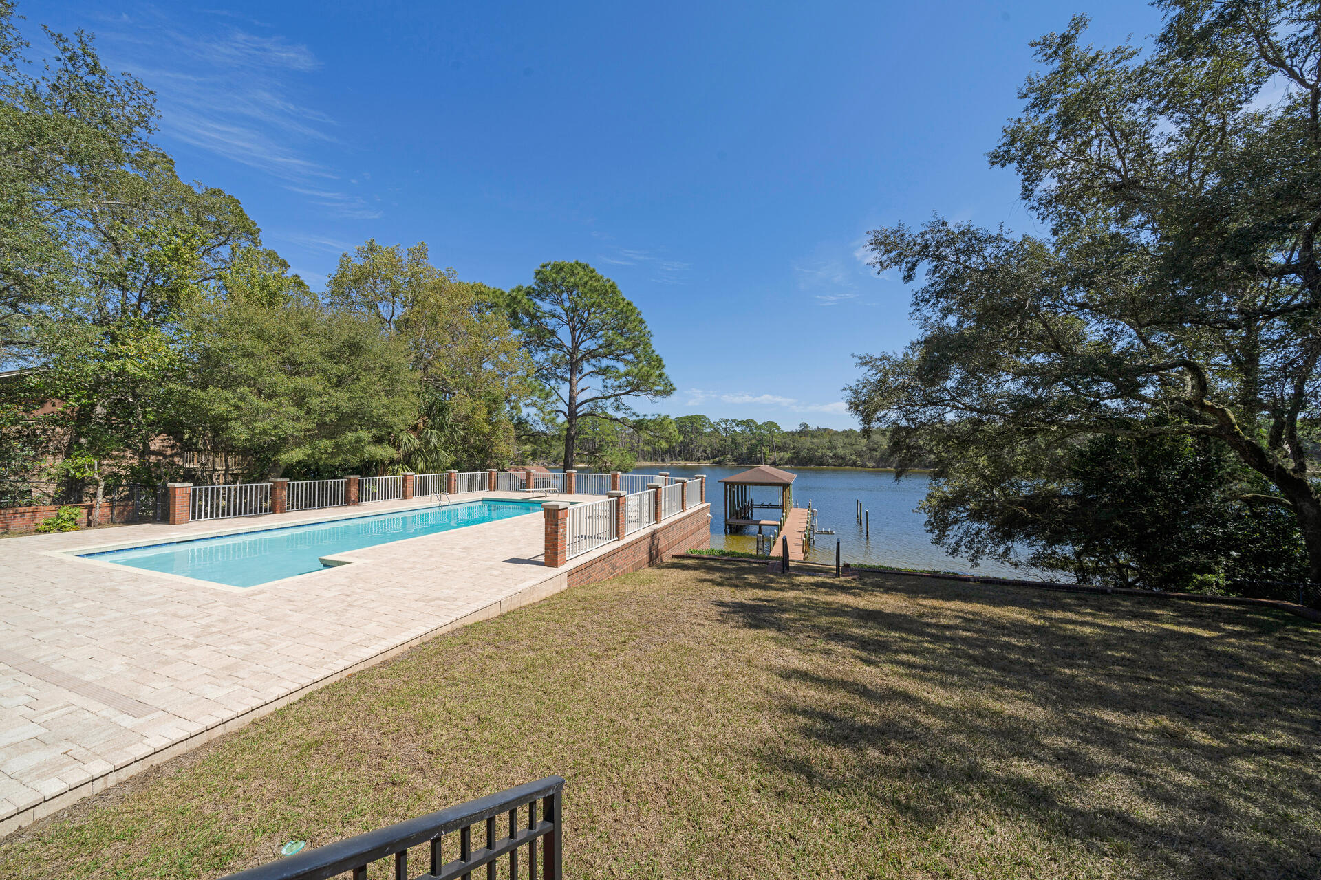 Poquito Bayou - Residential