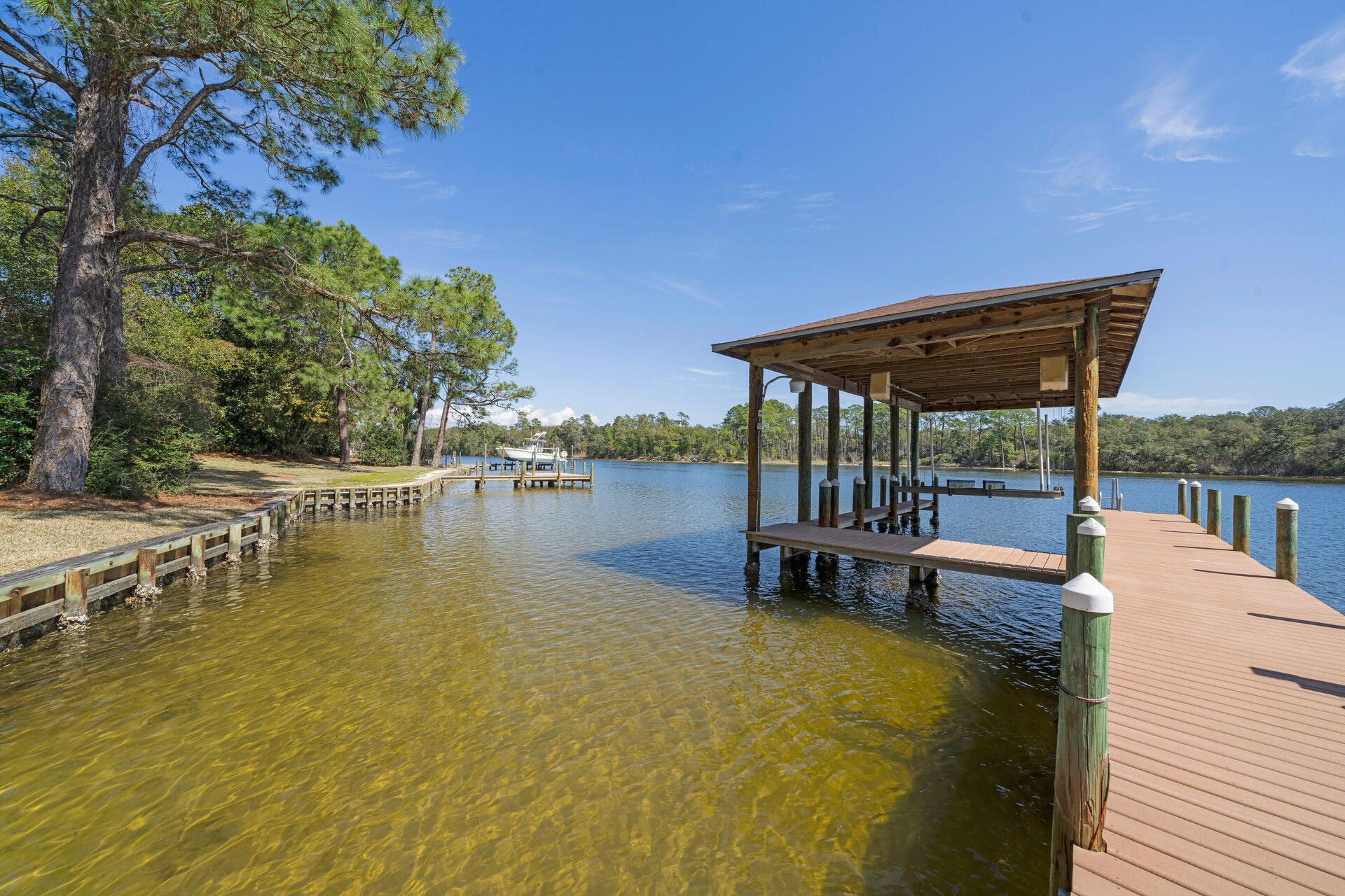 Poquito Bayou - Residential