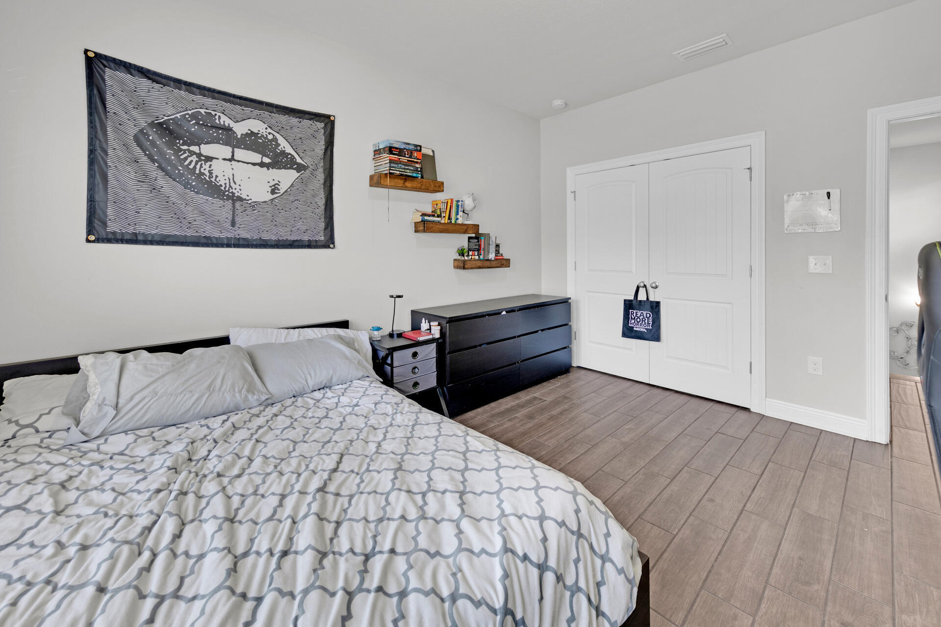 Mussett Bayou Manor - Residential