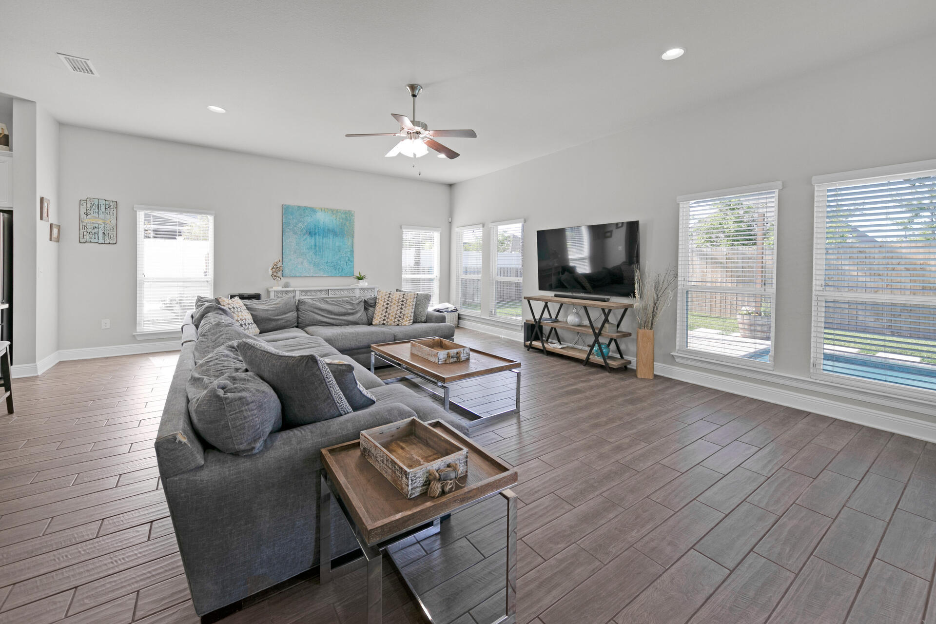 Mussett Bayou Manor - Residential