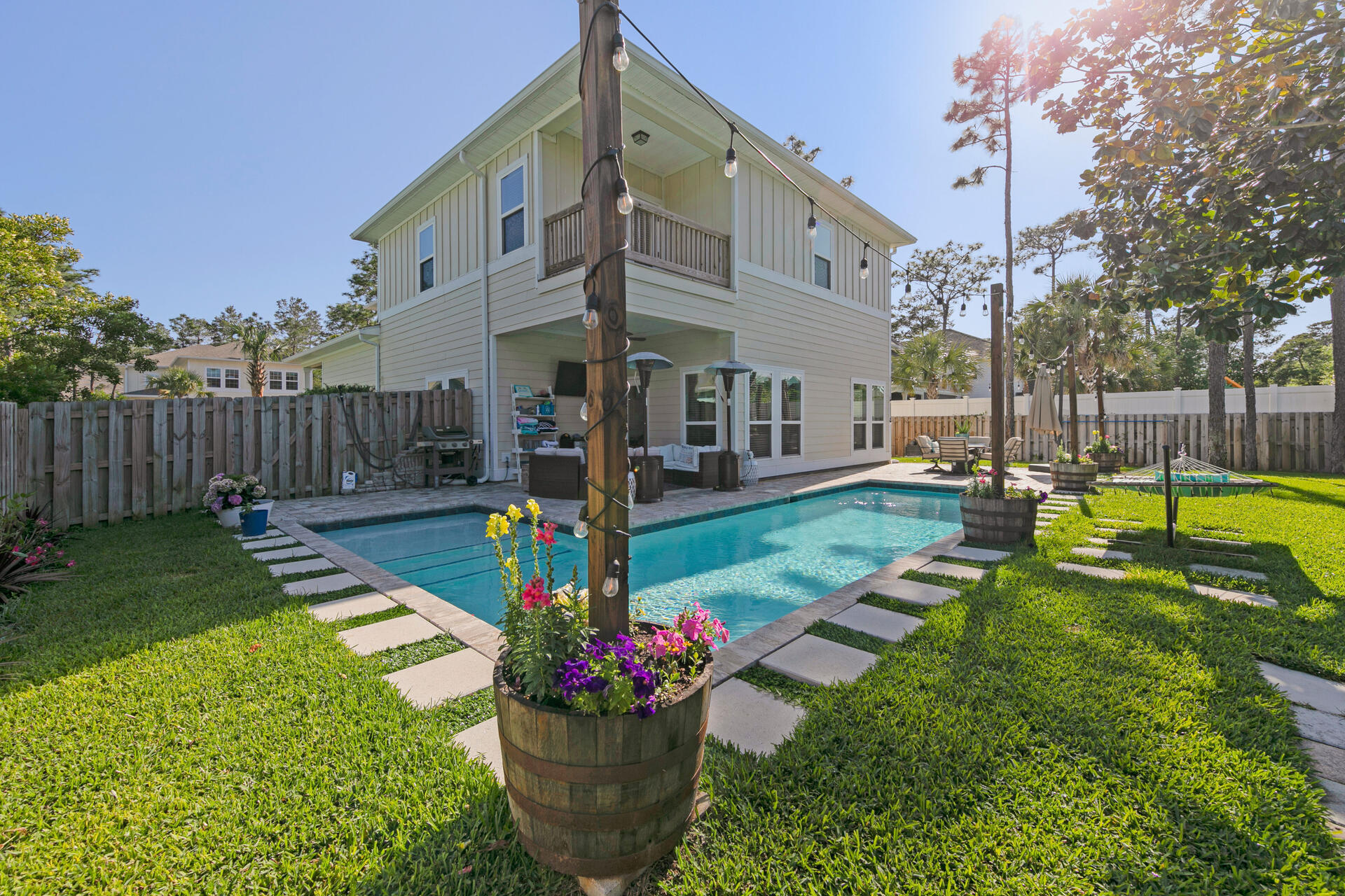 Mussett Bayou Manor - Residential