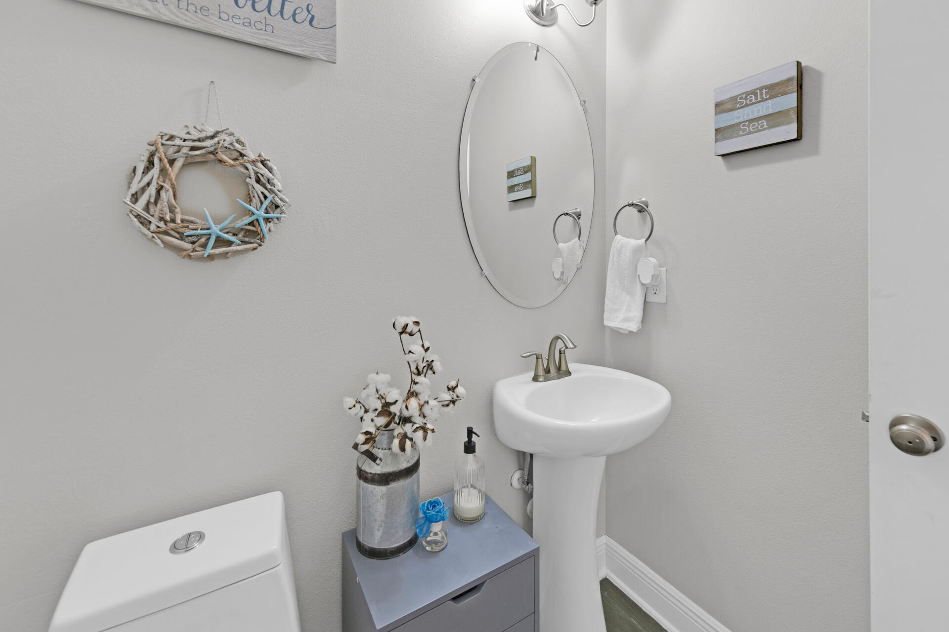 Mussett Bayou Manor - Residential