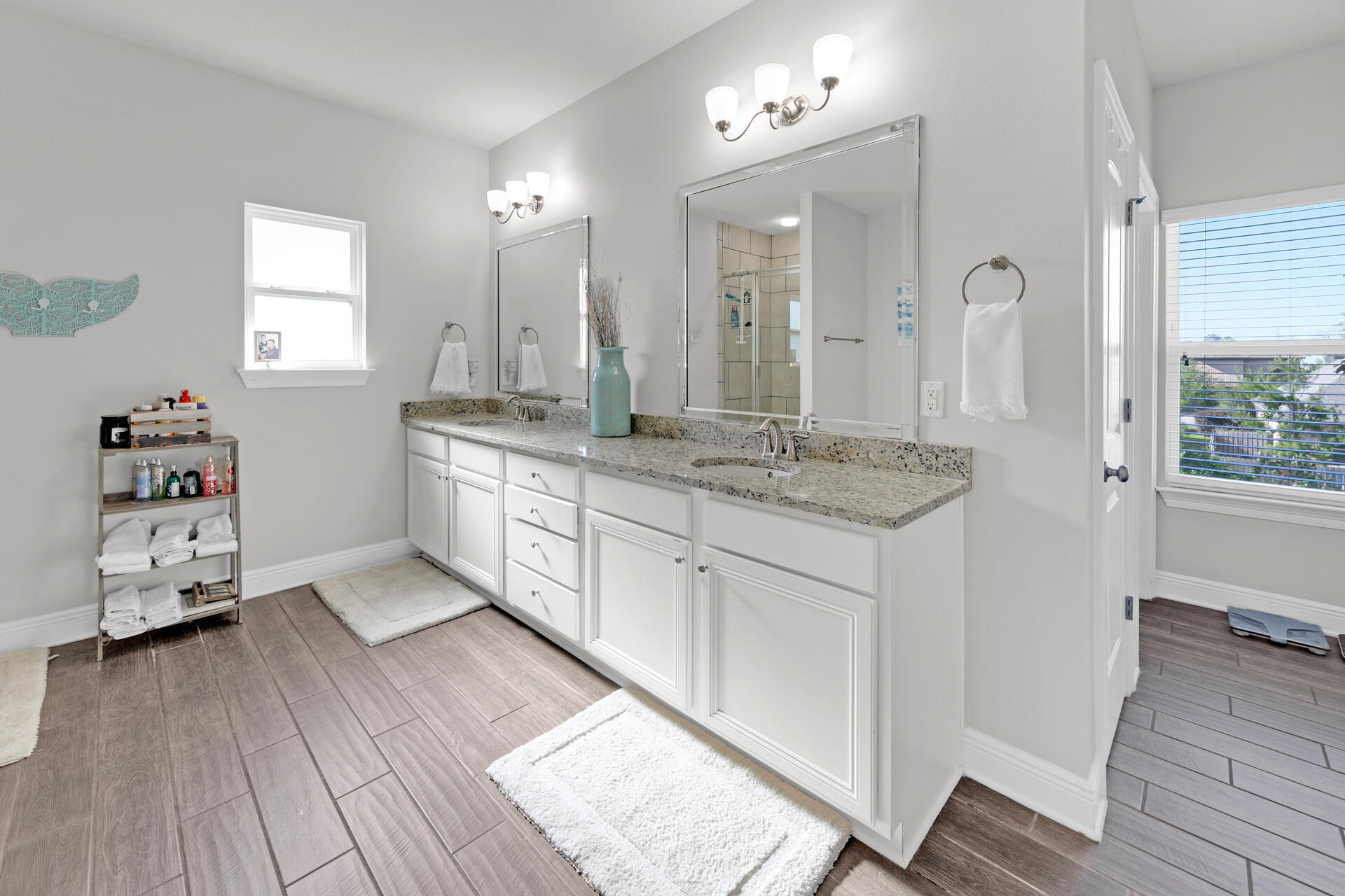 Mussett Bayou Manor - Residential