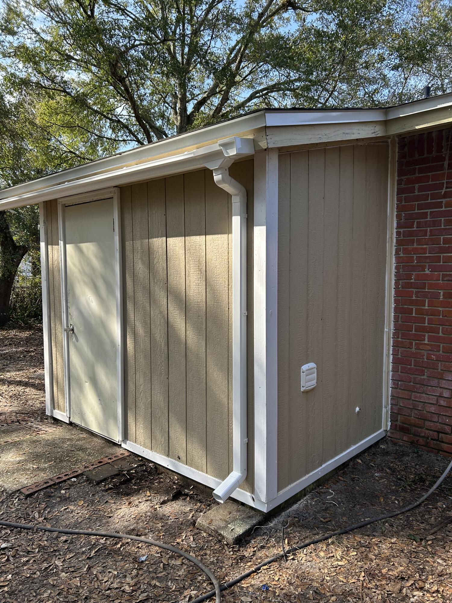 SEASHORE VILLAGE - Residential Lease