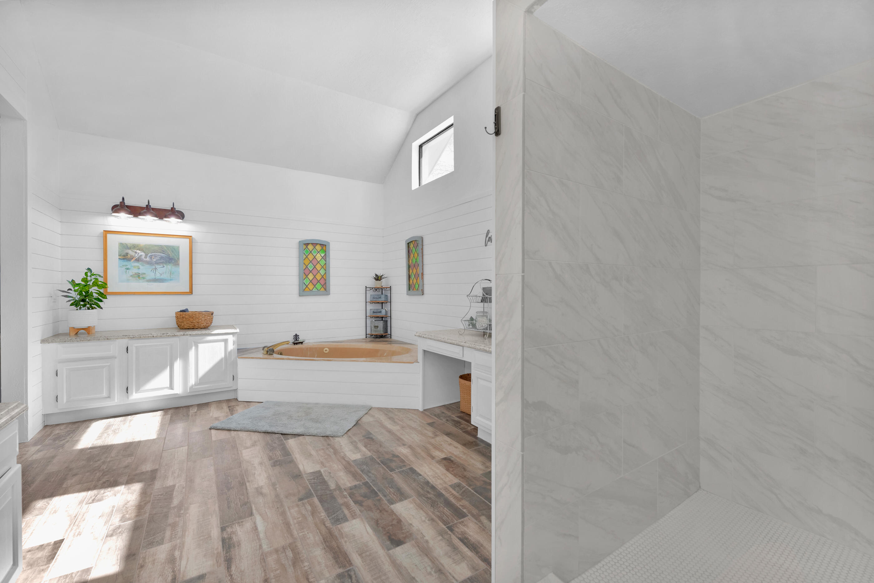 RAINTREE ESTATES - Residential