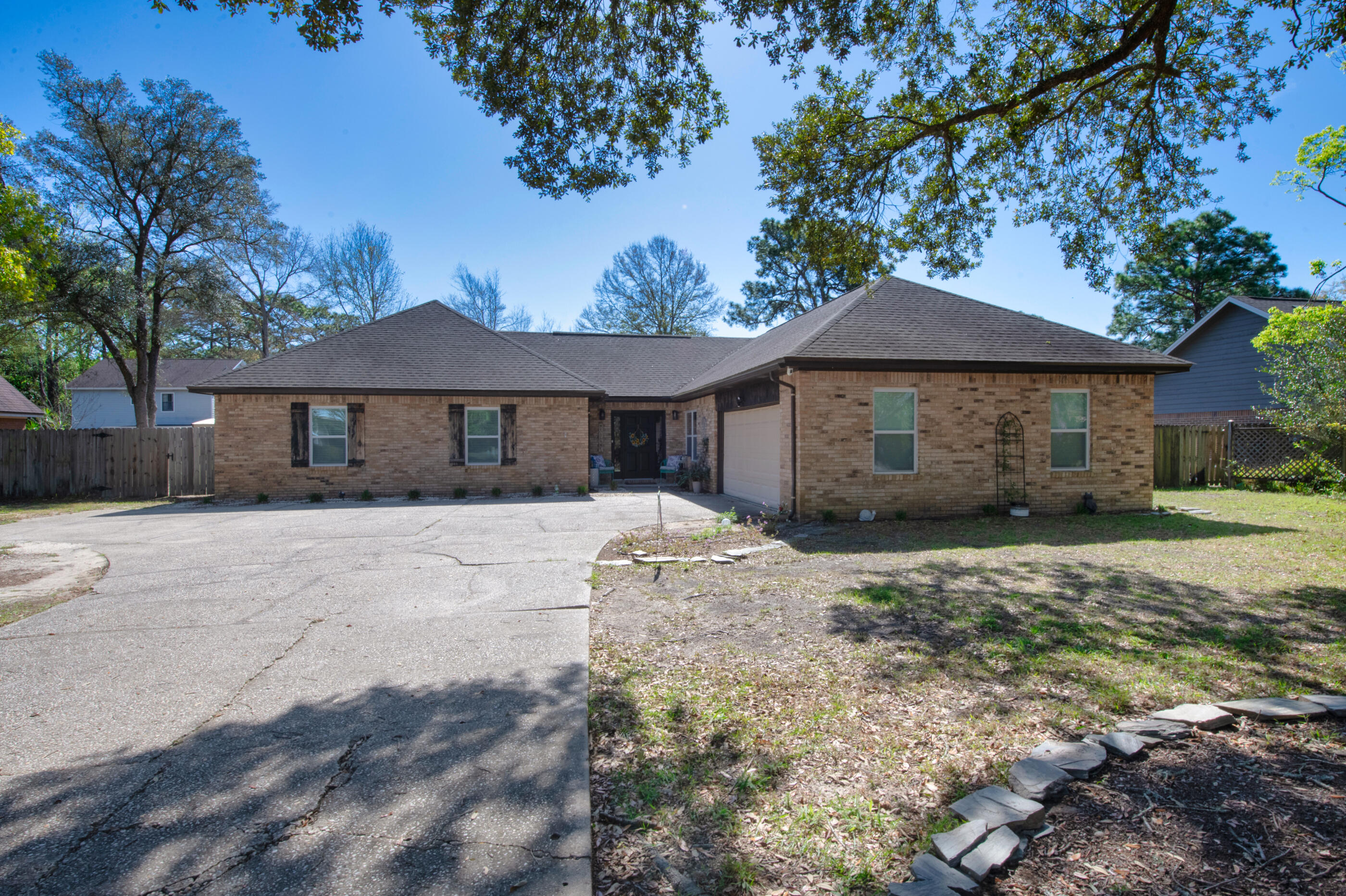 RAINTREE ESTATES - Residential