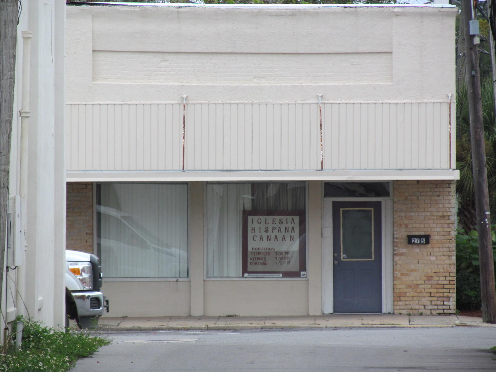 1173 Sq ft Commercial building downtown historic DeFuniak Springs. Priced to sell, new metal roof 1995, new CH&A compressor in 2010. Currently rented on a month to month basis. Cash offers only. No financing contingencies Shown by appointment. 24 hours notice