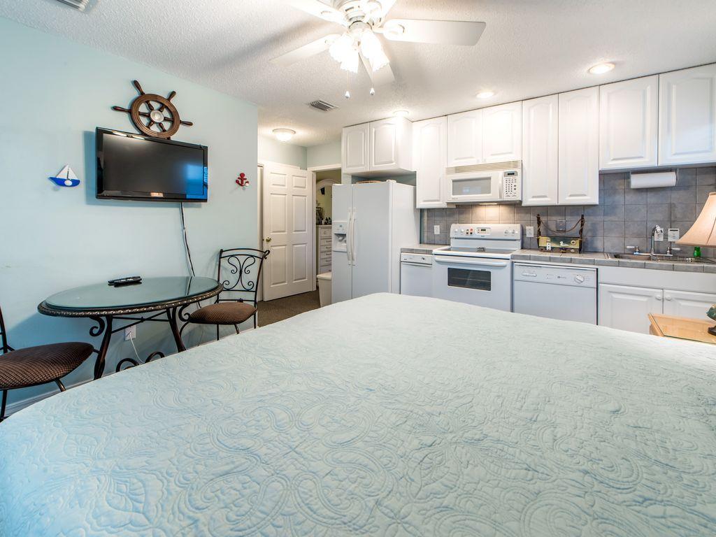 CRYSTAL BEACH - Residential