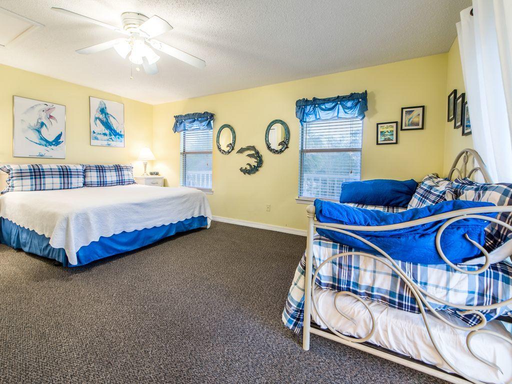 CRYSTAL BEACH - Residential