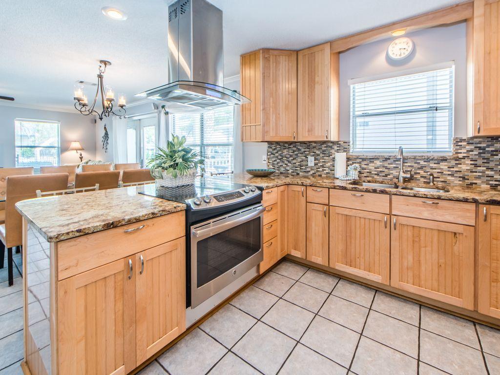 CRYSTAL BEACH - Residential