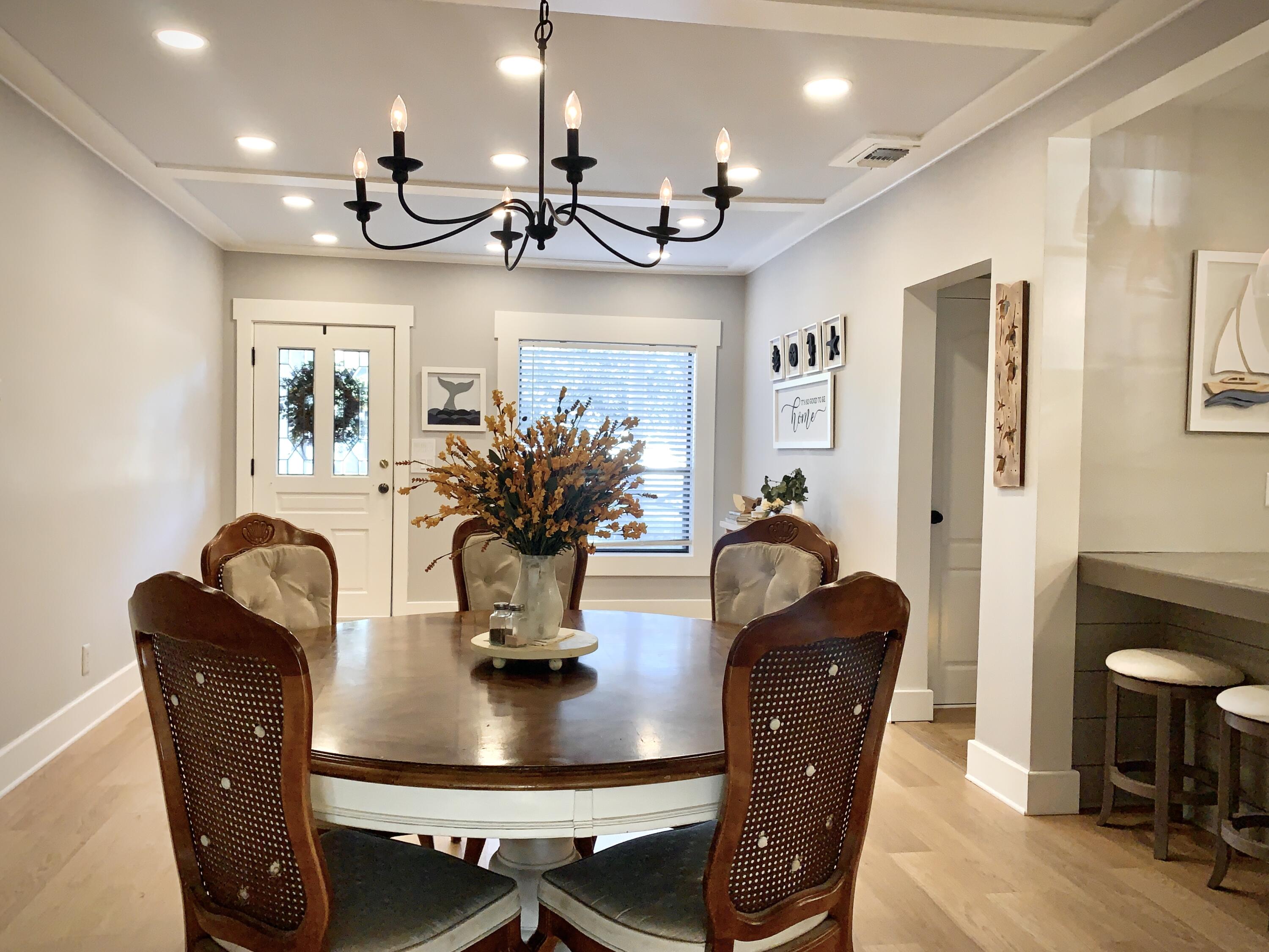 ELLIOTTS POINT 4TH ADDN - Residential