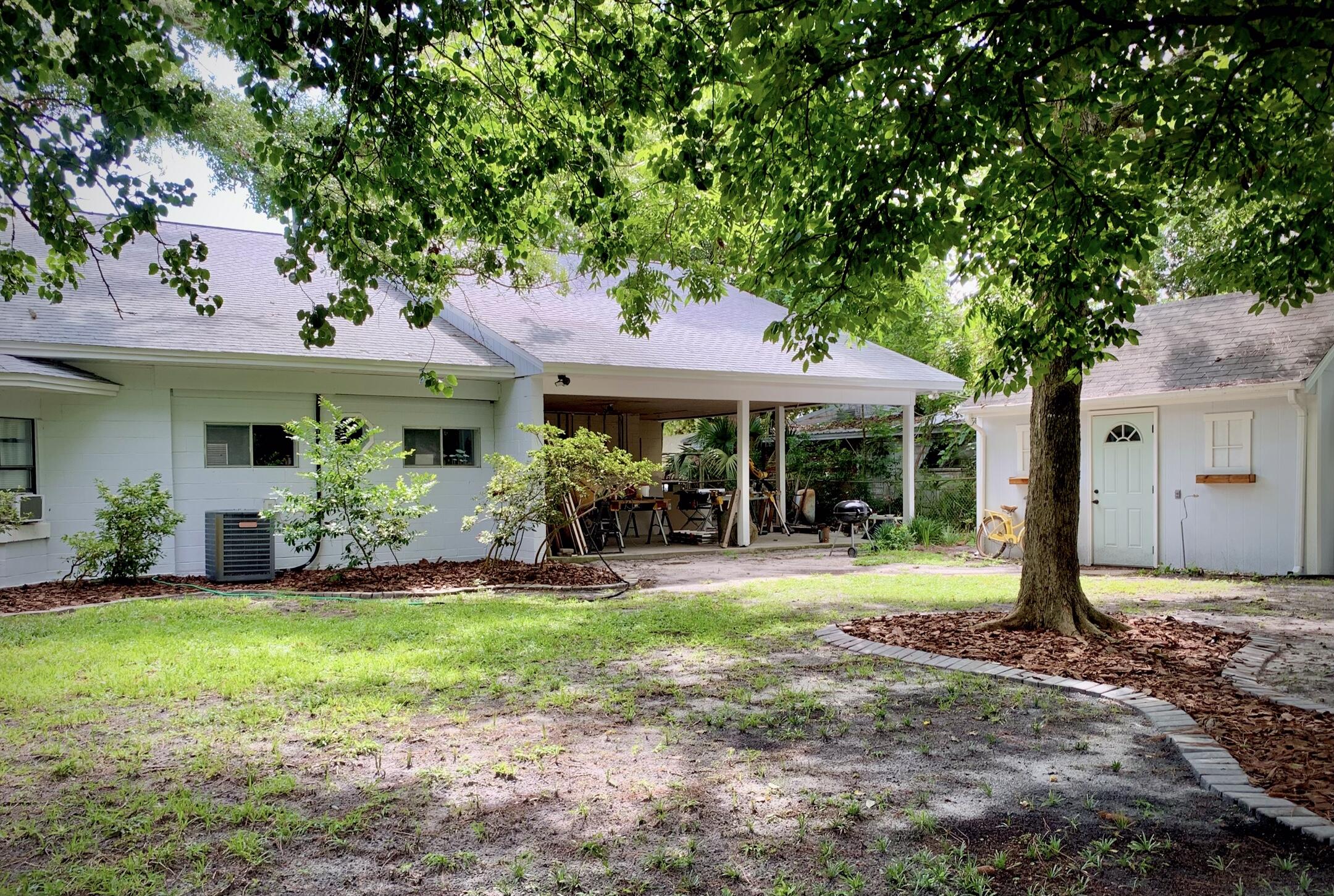 ELLIOTTS POINT 4TH ADDN - Residential