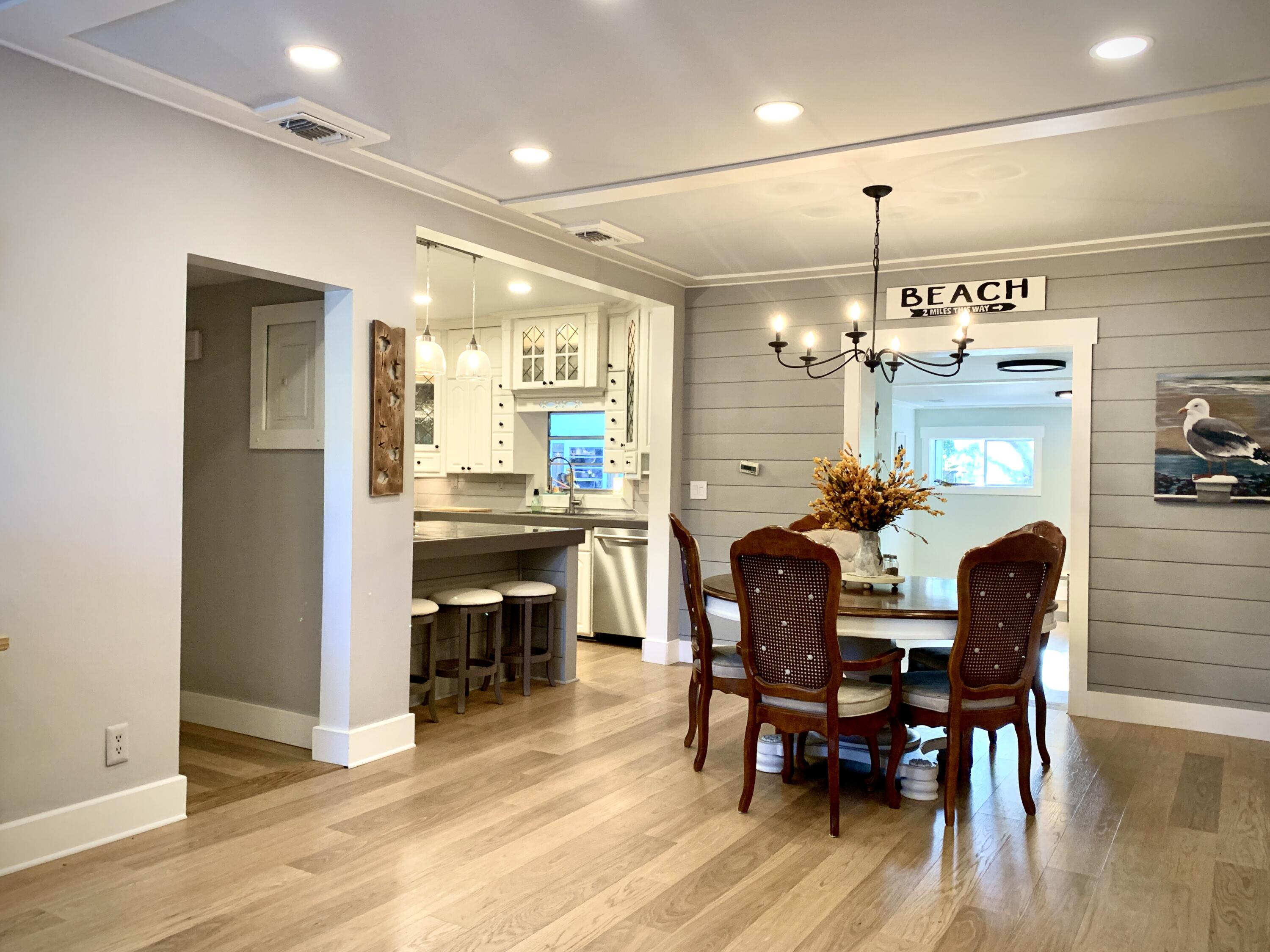 ELLIOTTS POINT 4TH ADDN - Residential