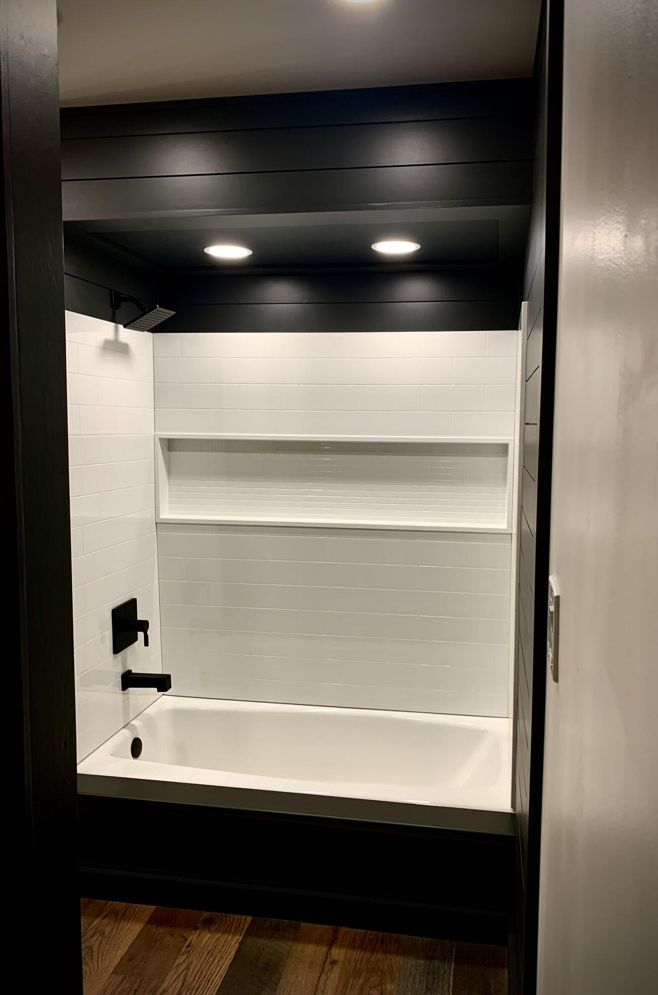 ELLIOTTS POINT 4TH ADDN - Residential