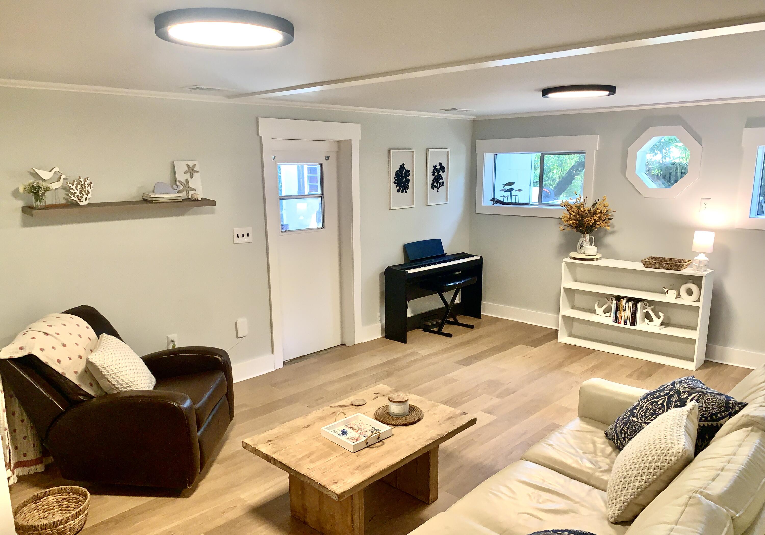 ELLIOTTS POINT 4TH ADDN - Residential