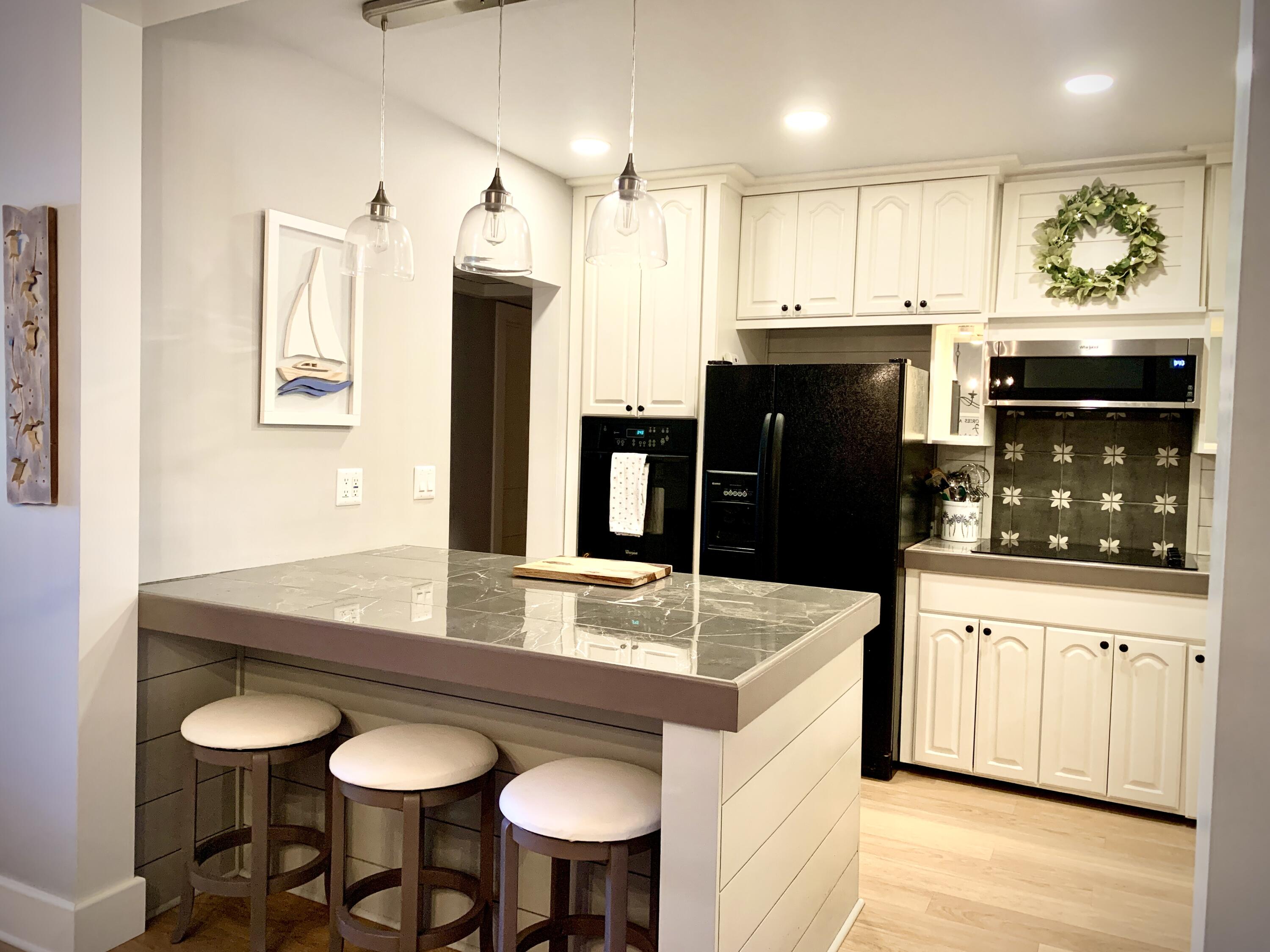 ELLIOTTS POINT 4TH ADDN - Residential