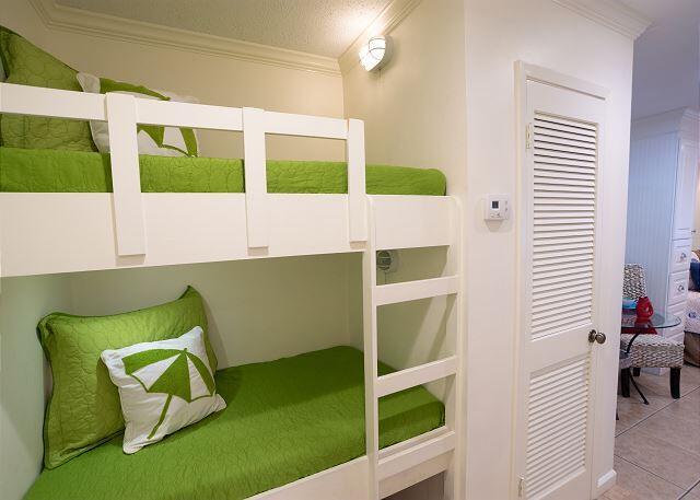 HIDDEN BEACH VILLAS CONDO - Residential