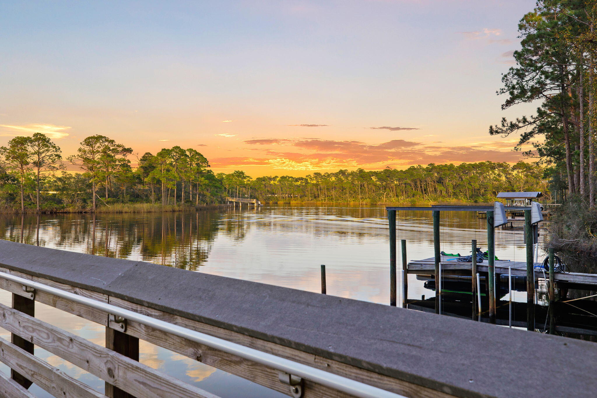 LAKE SHORE ESTATES - Land