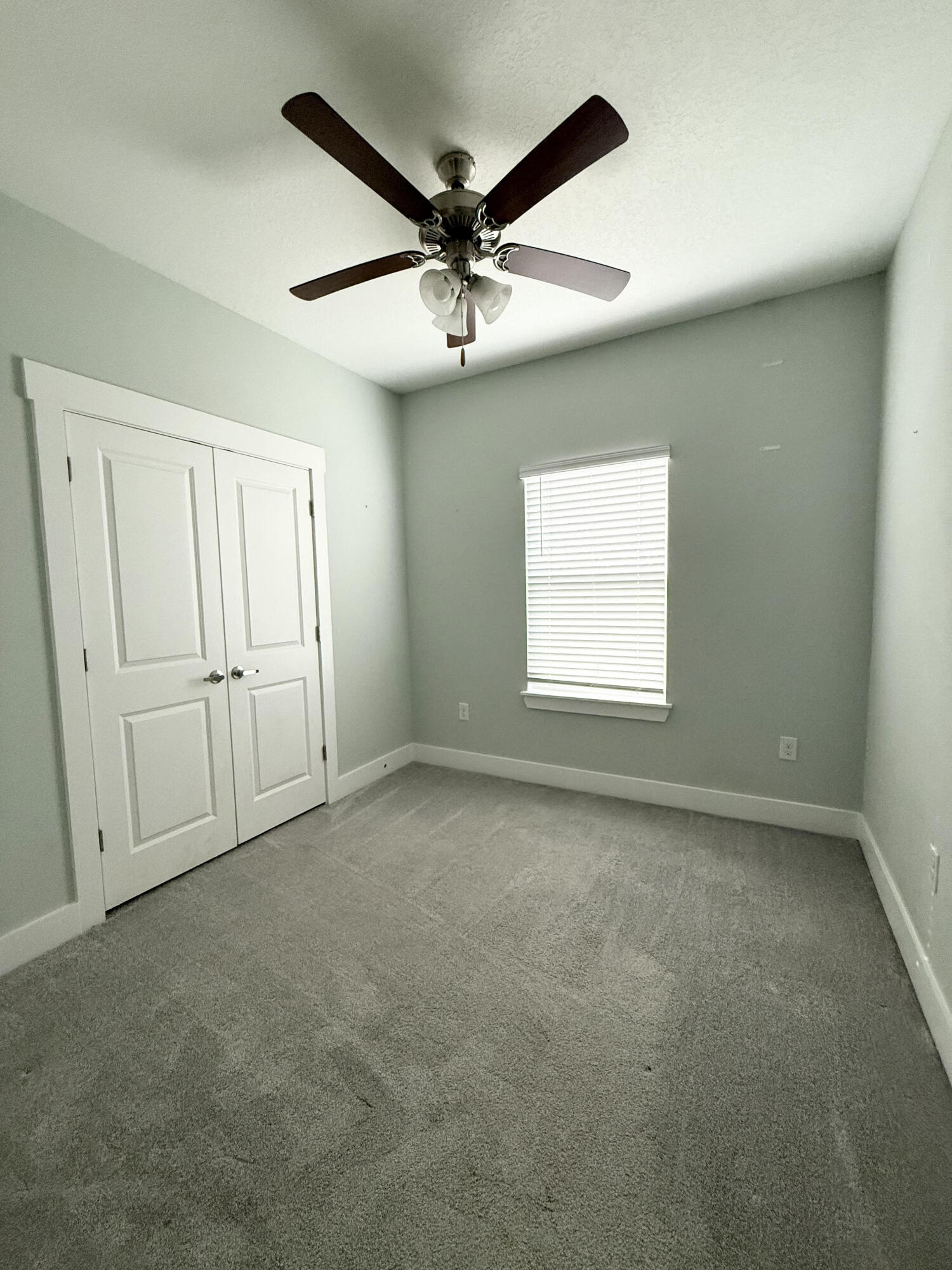 VERANDAS AT FREEPORT - Residential Lease