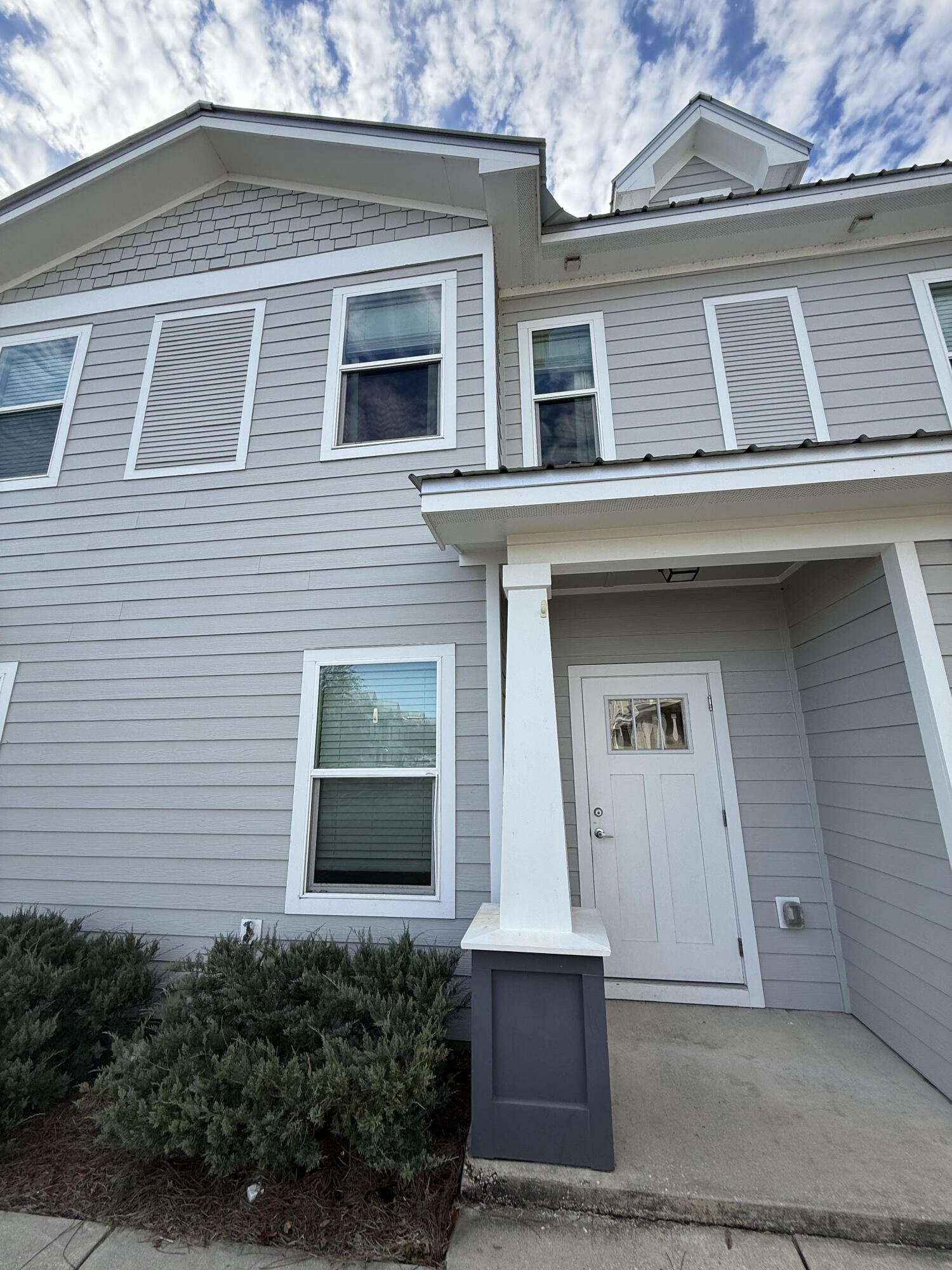VERANDAS AT FREEPORT - Residential Lease
