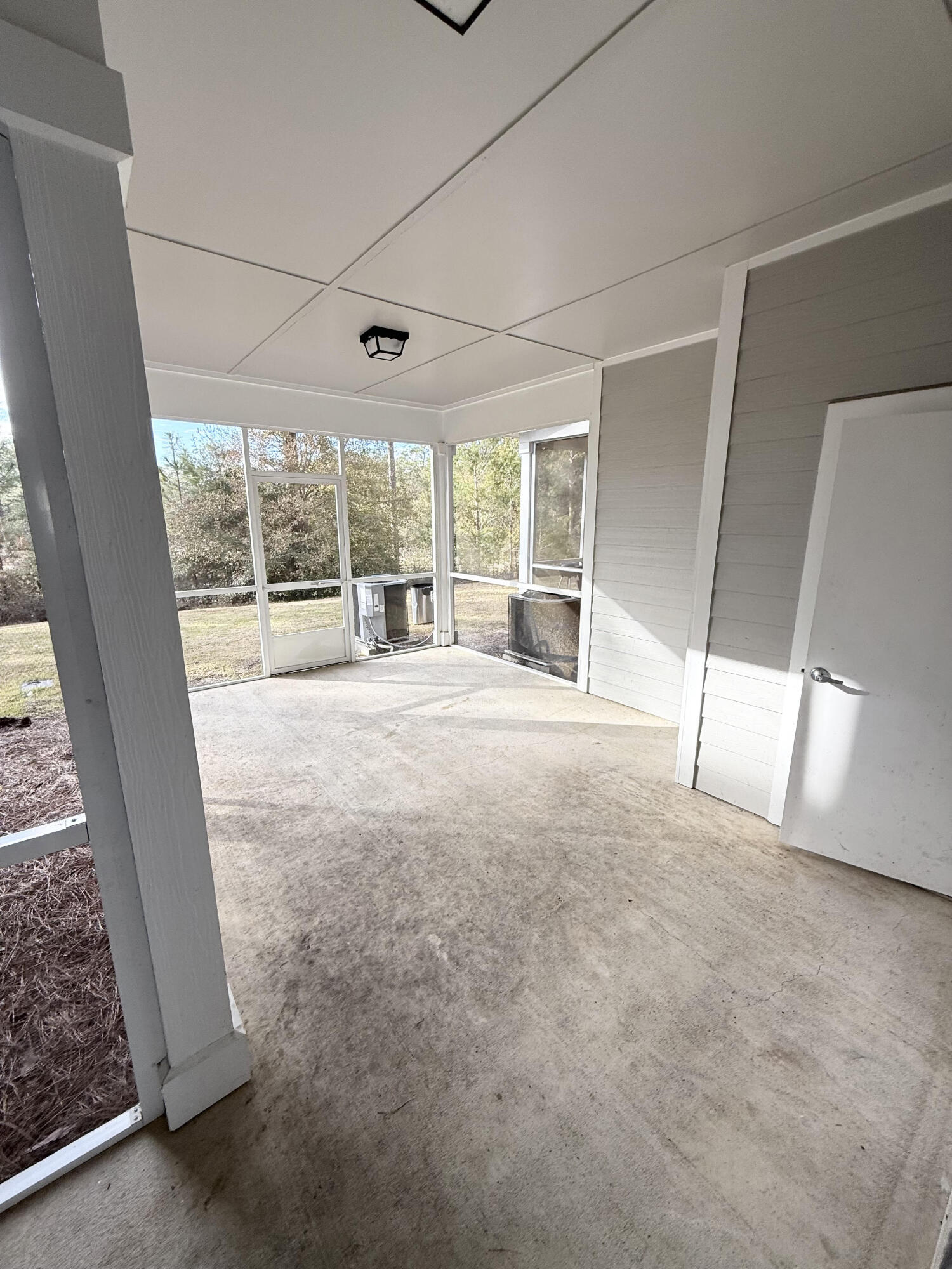 VERANDAS AT FREEPORT - Residential Lease